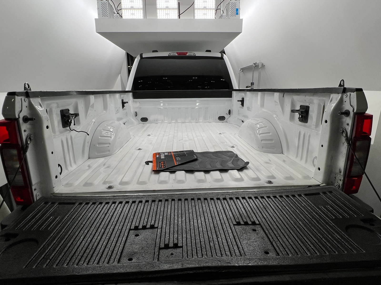 Thumbnail: 2022 Ford Econoline - 7