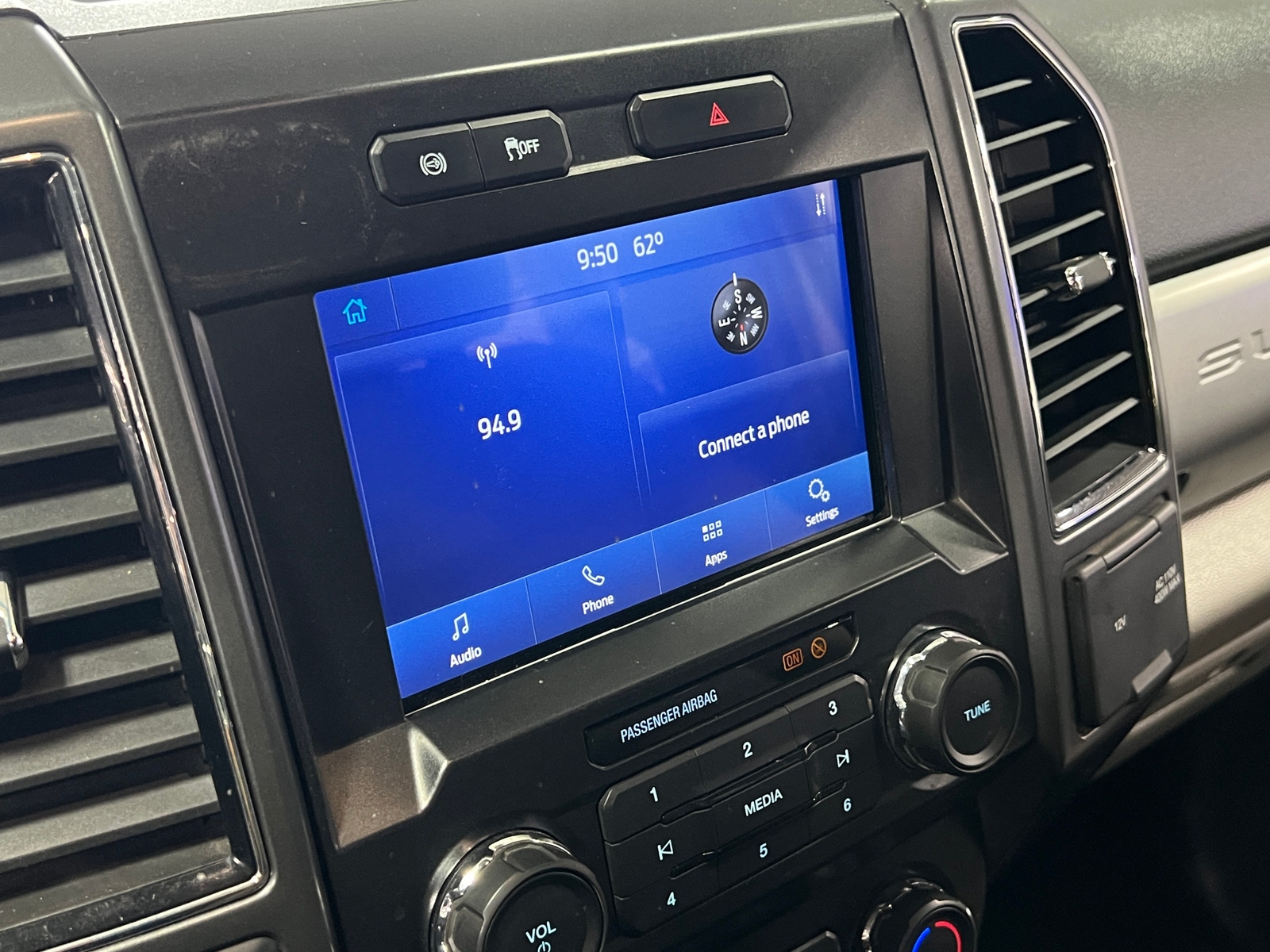 Thumbnail: 2022 Ford Econoline - 4