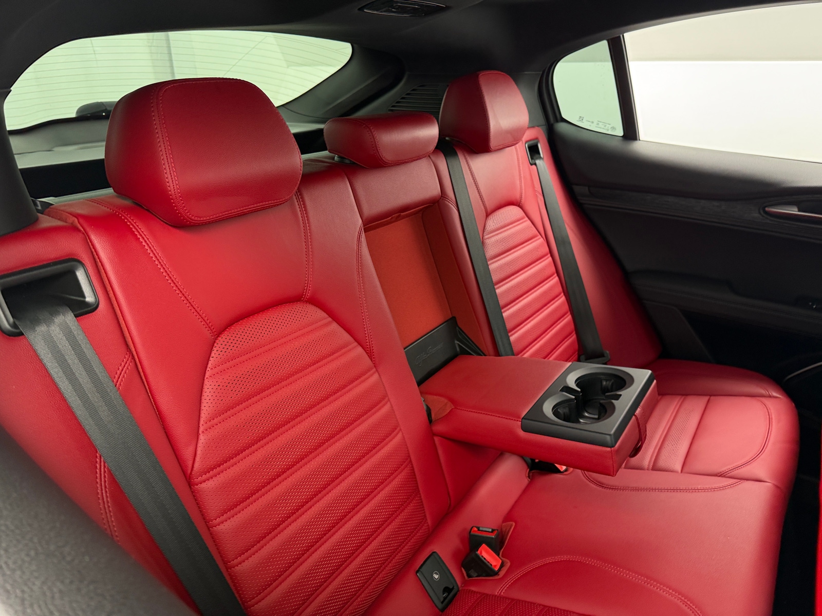 Thumbnail: 2022 Alfa Romeo Stelvio - 5