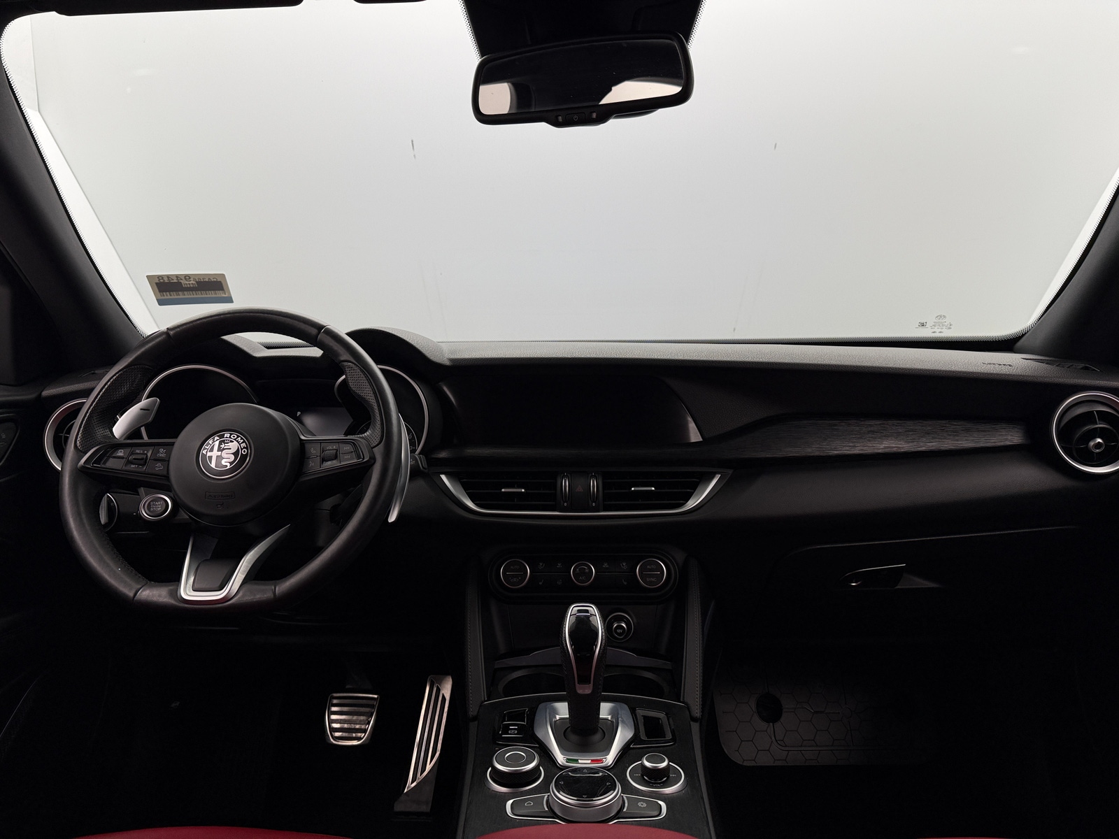 Thumbnail: 2022 Alfa Romeo Stelvio - 2