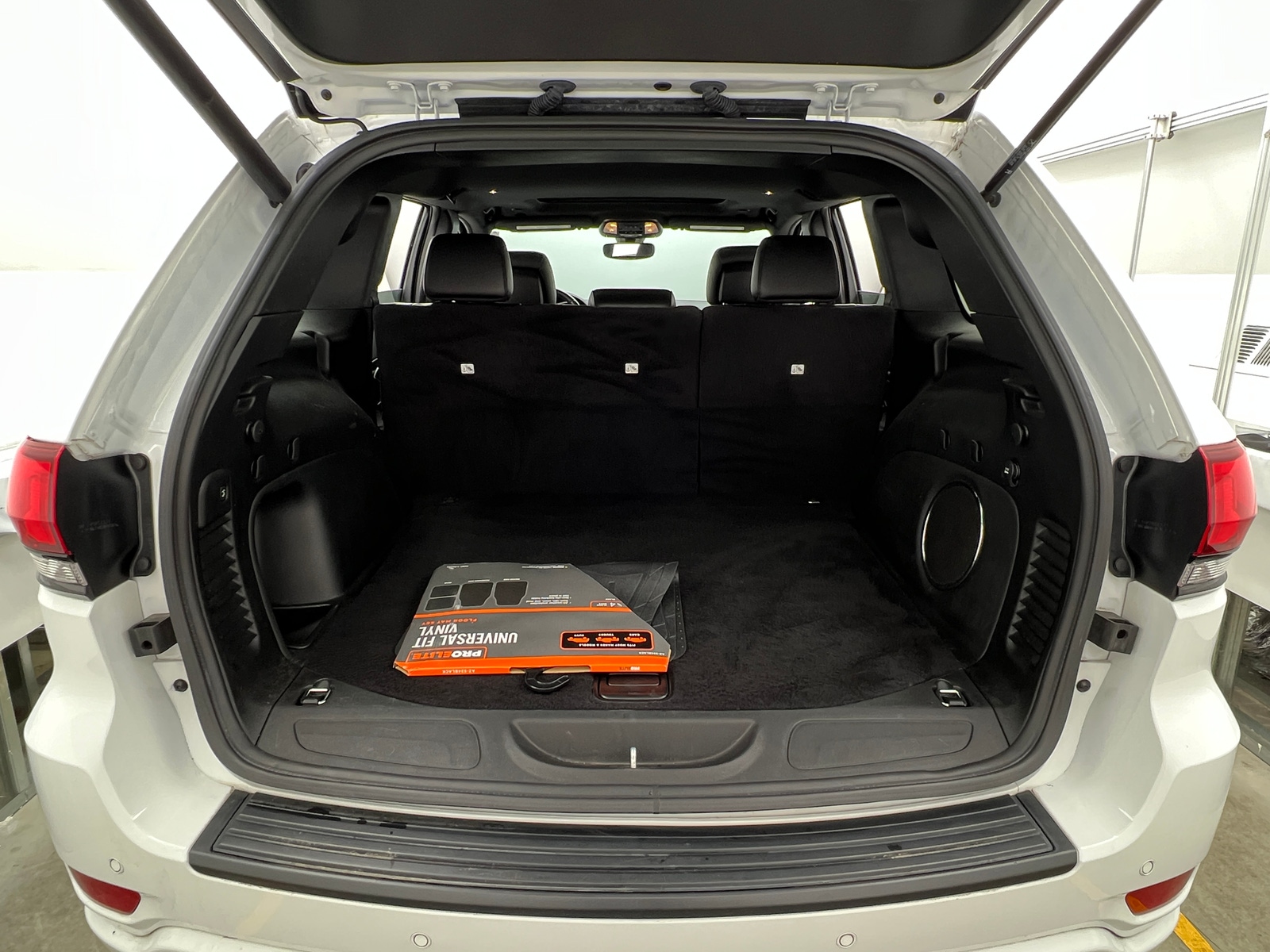 Thumbnail: 2022 Jeep Grand Cherokee - 7