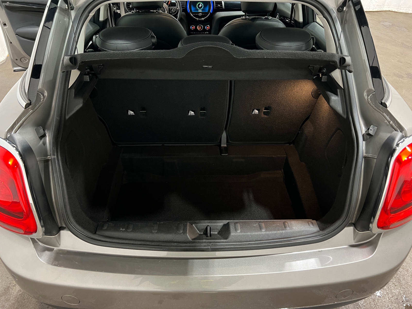 Thumbnail: 2019 MINI Cooper Hardtop - 6