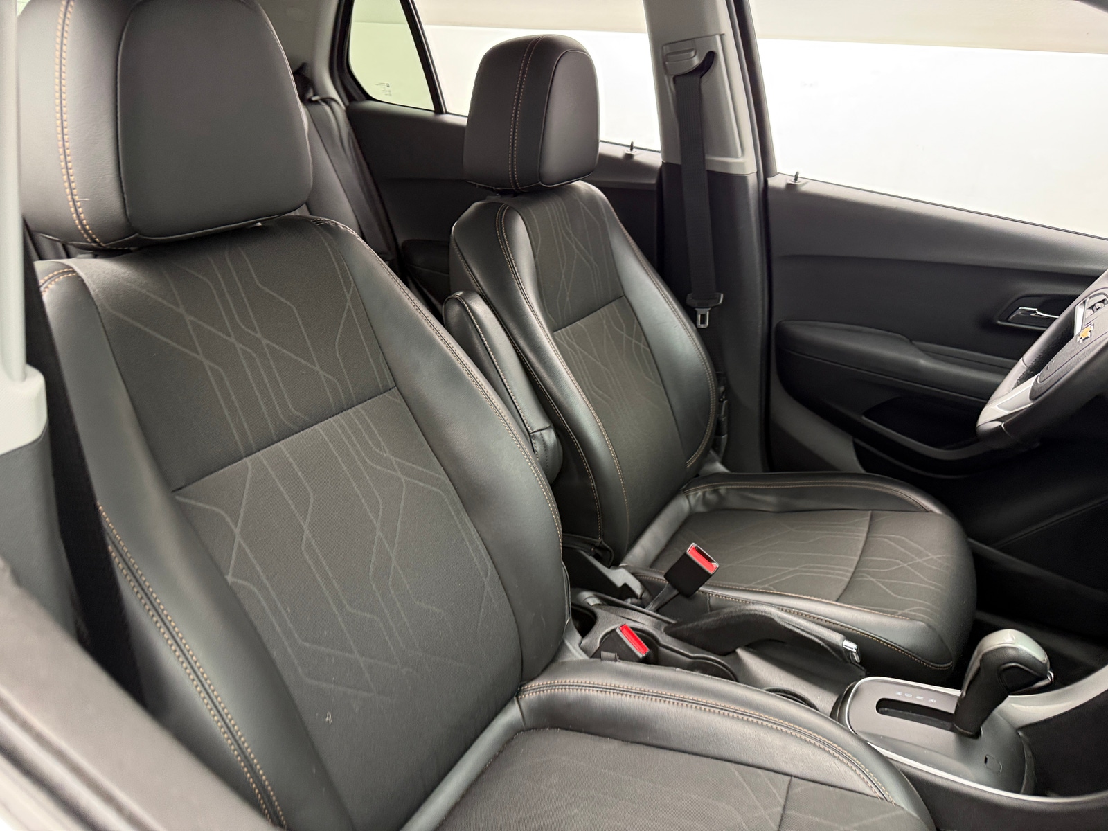 Thumbnail: 2017 Chevrolet Trax - 2