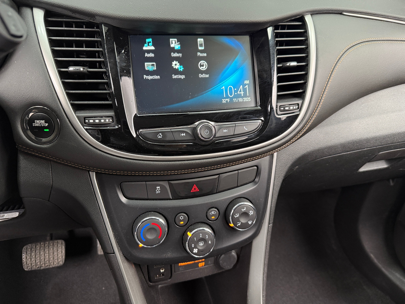 Thumbnail: 2017 Chevrolet Trax - 4