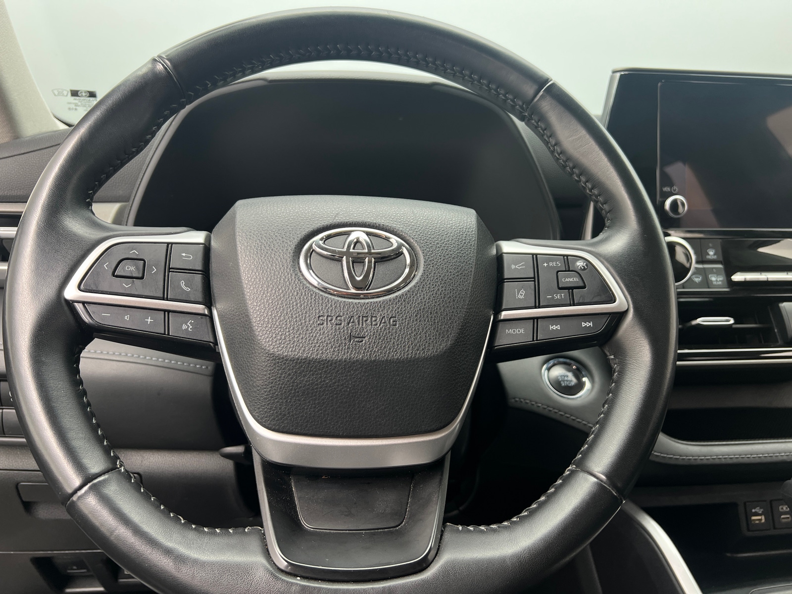 Thumbnail: 2023 Toyota Highlander - 5