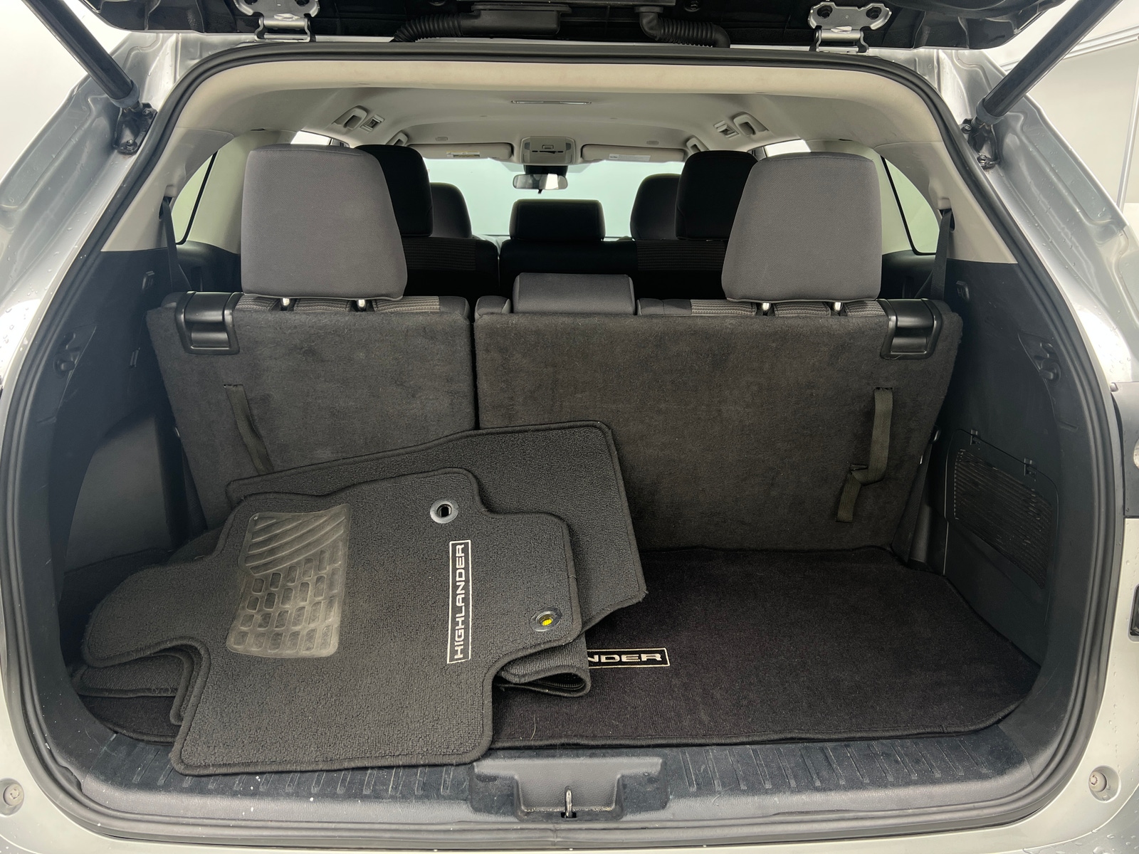 Thumbnail: 2023 Toyota Highlander - 7