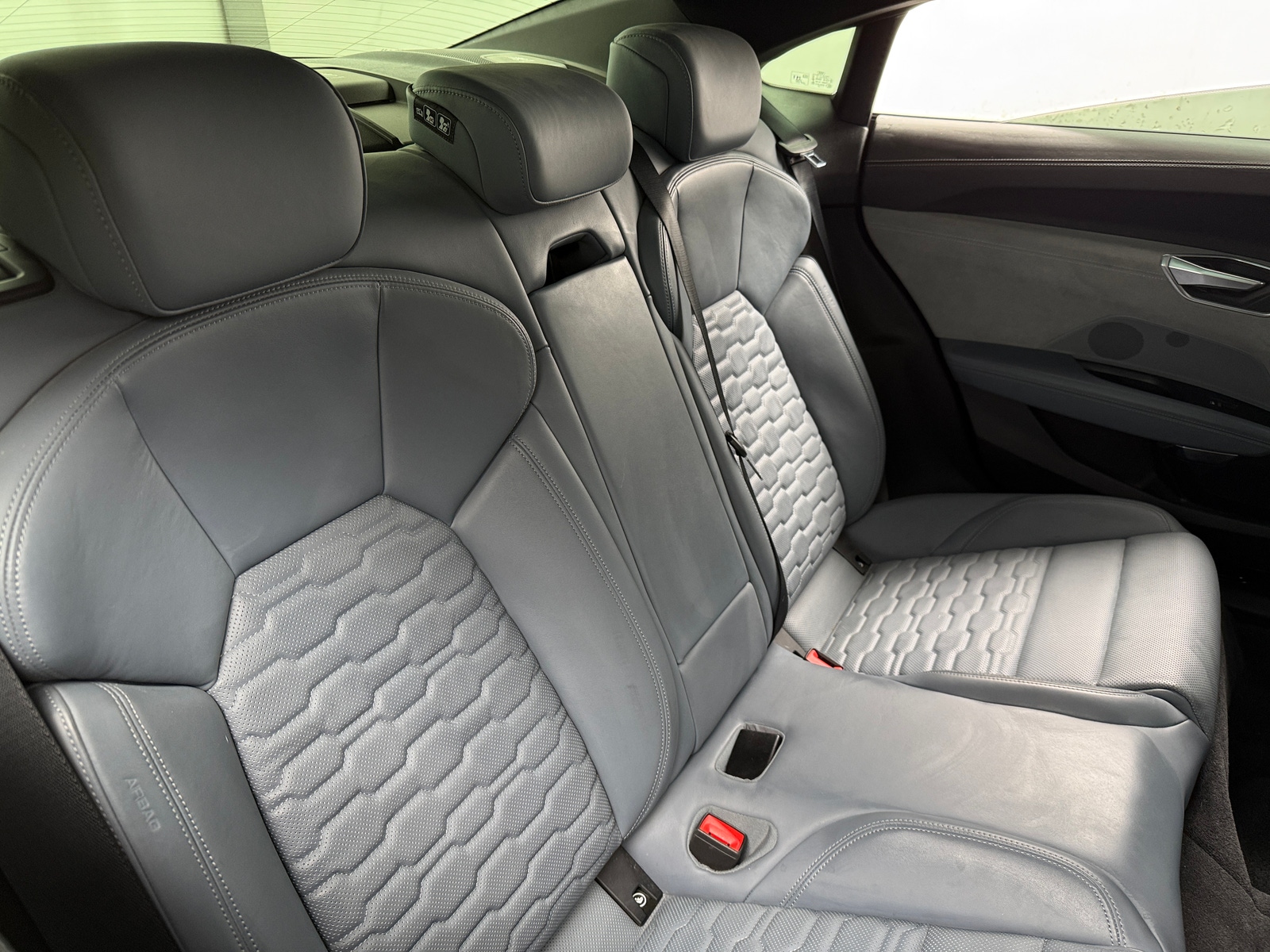 Thumbnail: 2022 Audi e-tron GT - 5