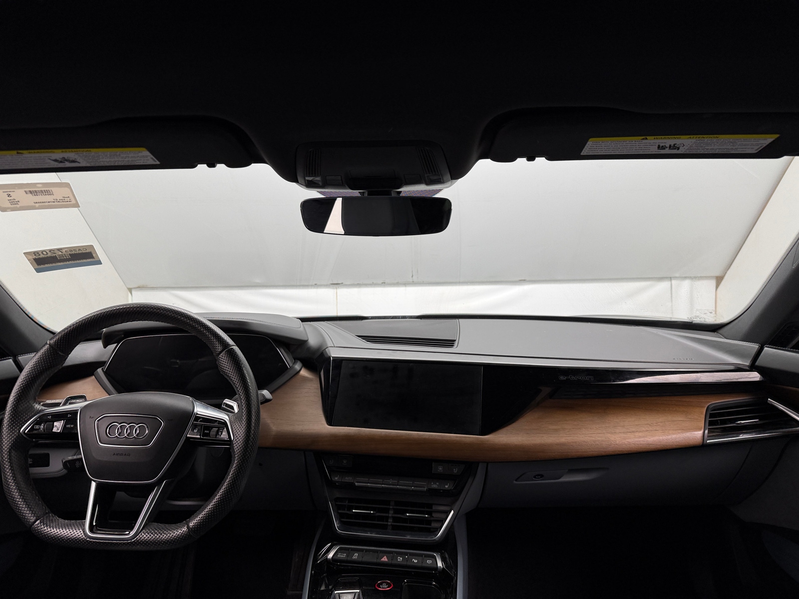 Thumbnail: 2022 Audi e-tron GT - 2