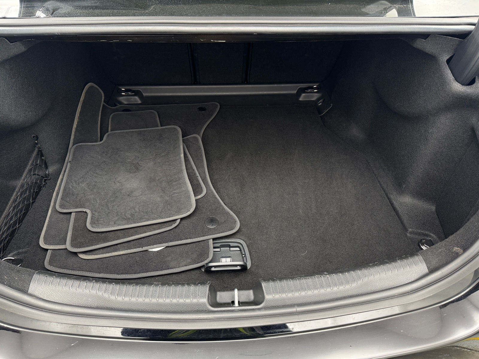 Thumbnail: 2025 Mercedes-Benz C-Class - 6