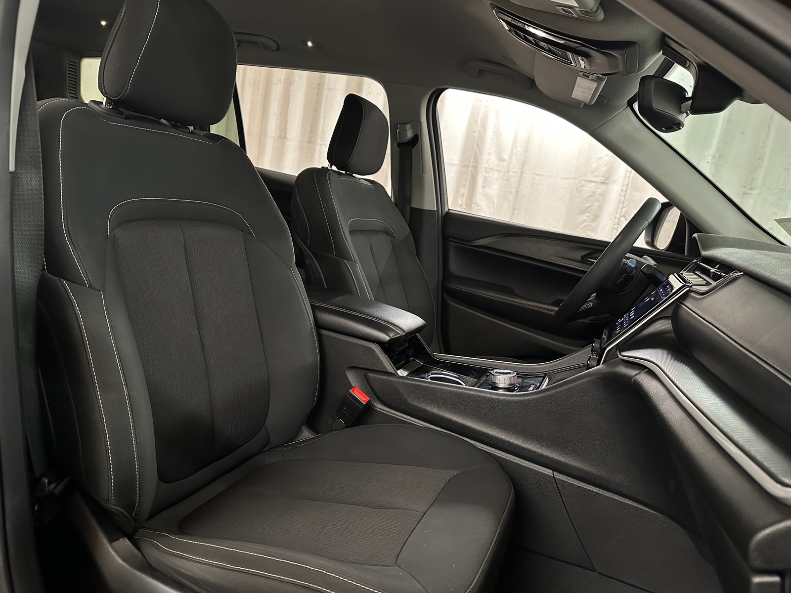 Thumbnail: 2023 Jeep Grand Cherokee L - 2