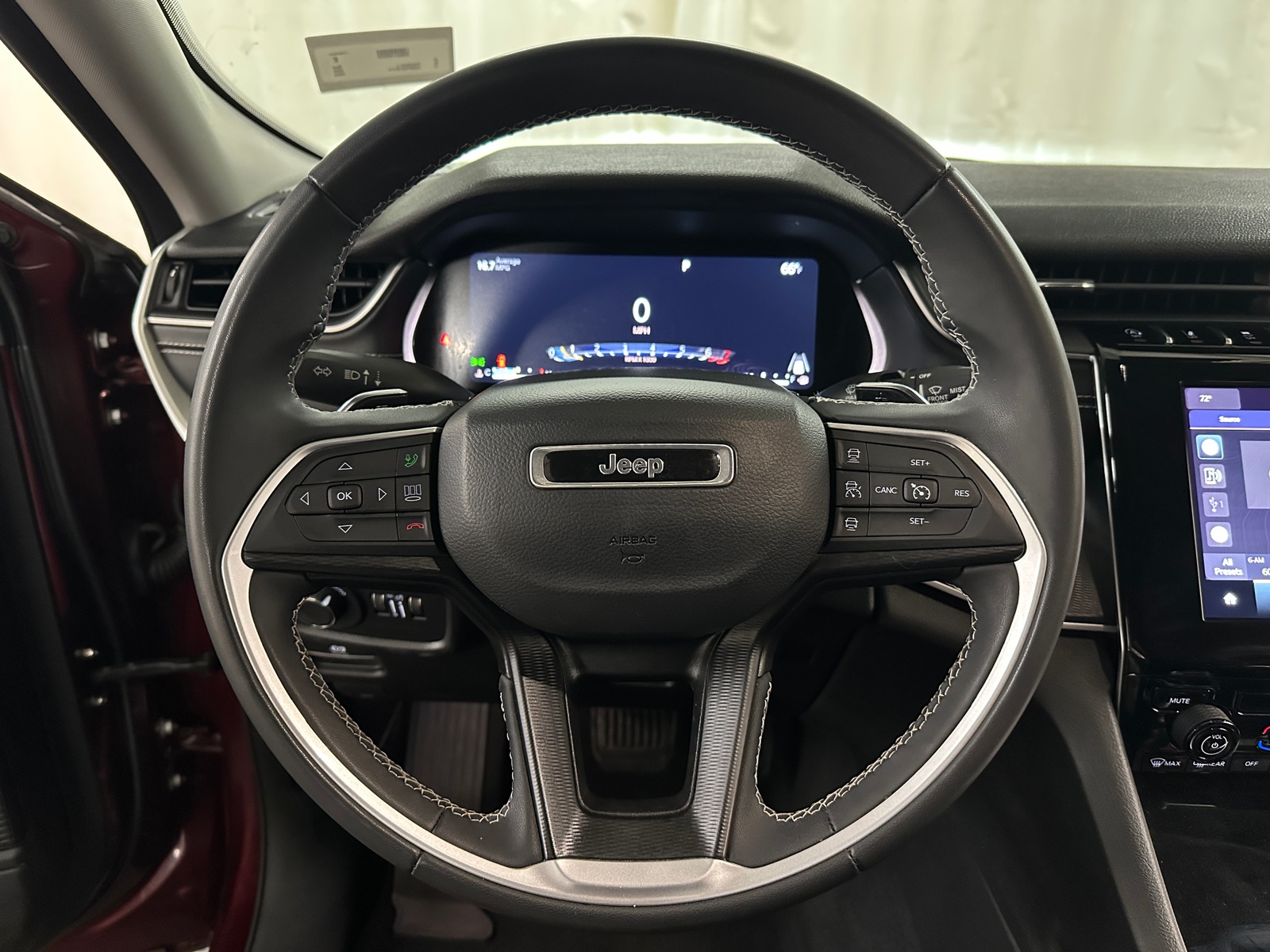 Thumbnail: 2023 Jeep Grand Cherokee L - 5