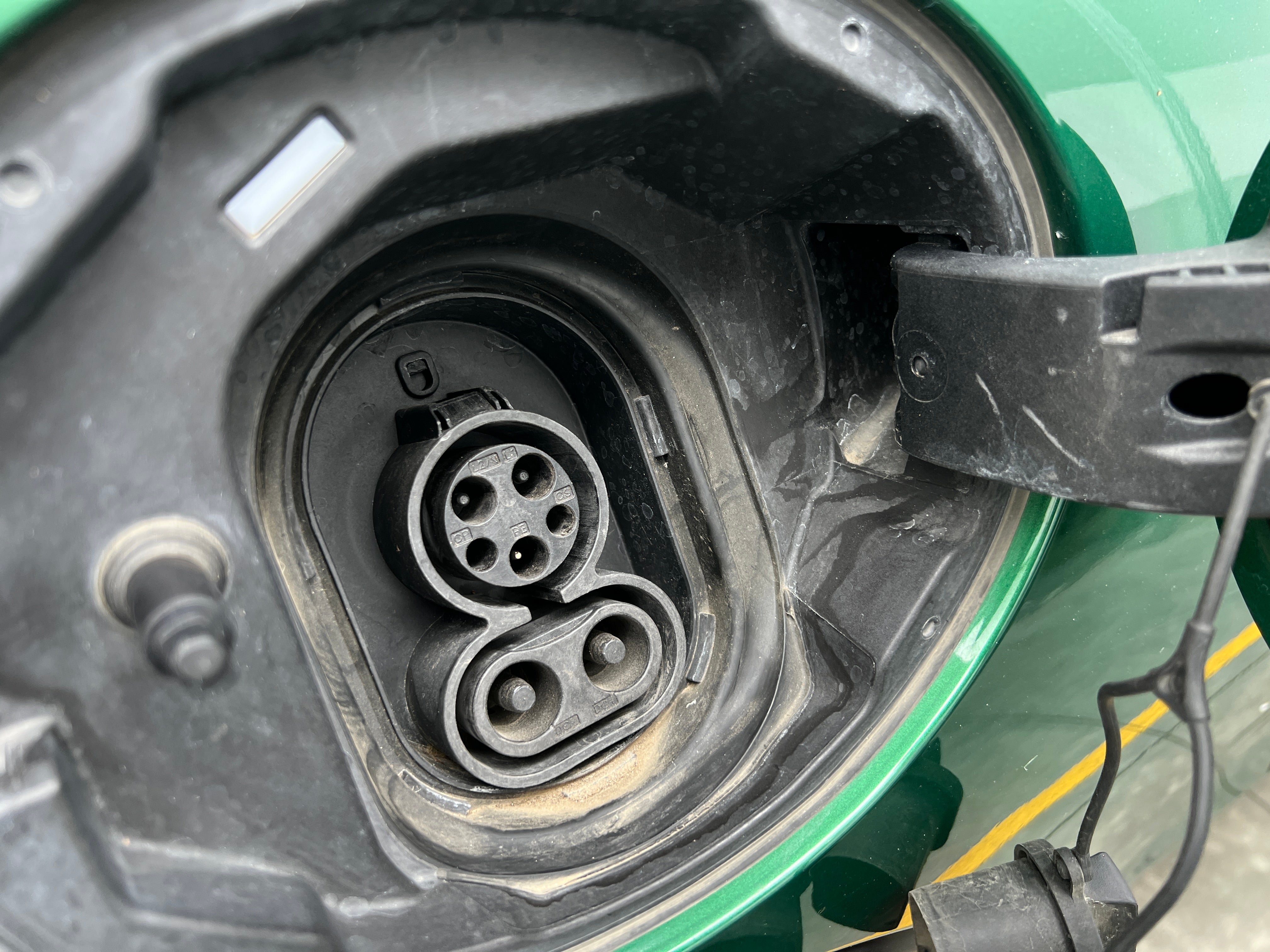 Used 2022 MINI Hardtop 2 Door SE with VIN WMW13DJ01N2R30323 for sale in Oak Creek, WI