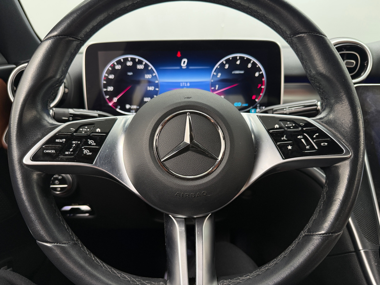 Thumbnail: 2022 Mercedes-Benz C-Class - 4