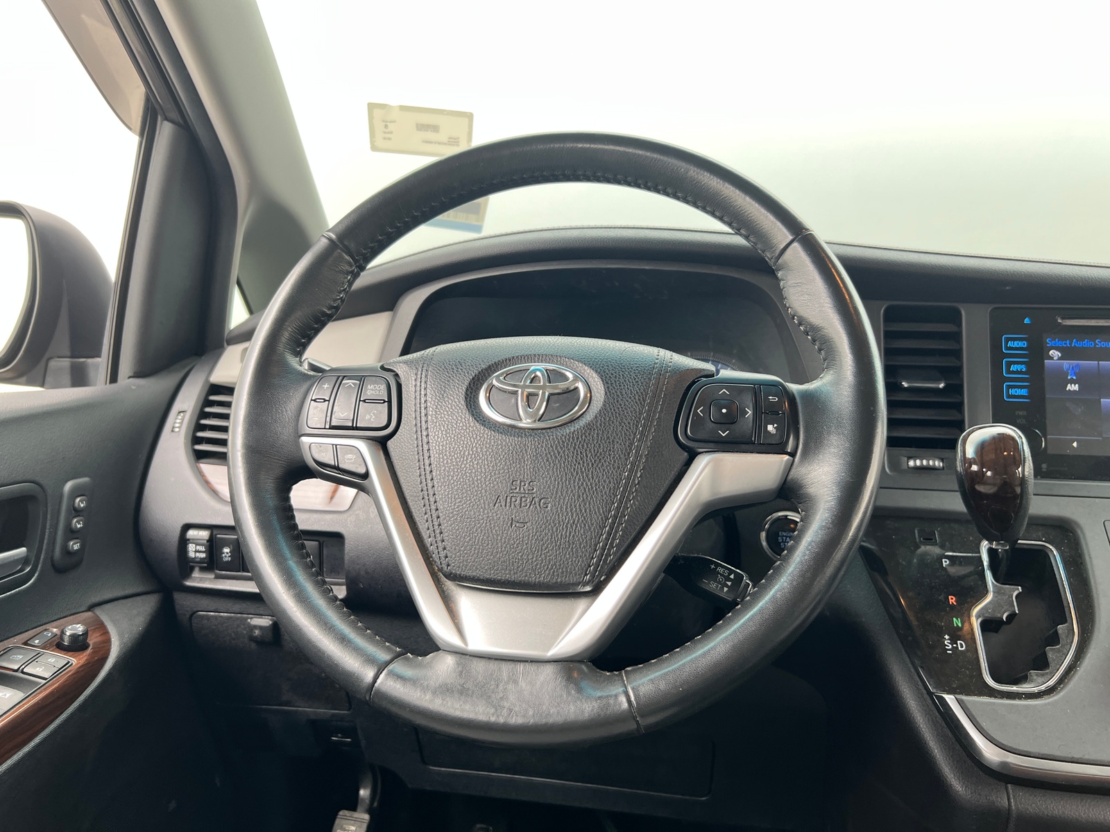 Thumbnail: 2015 Toyota Sienna - 4