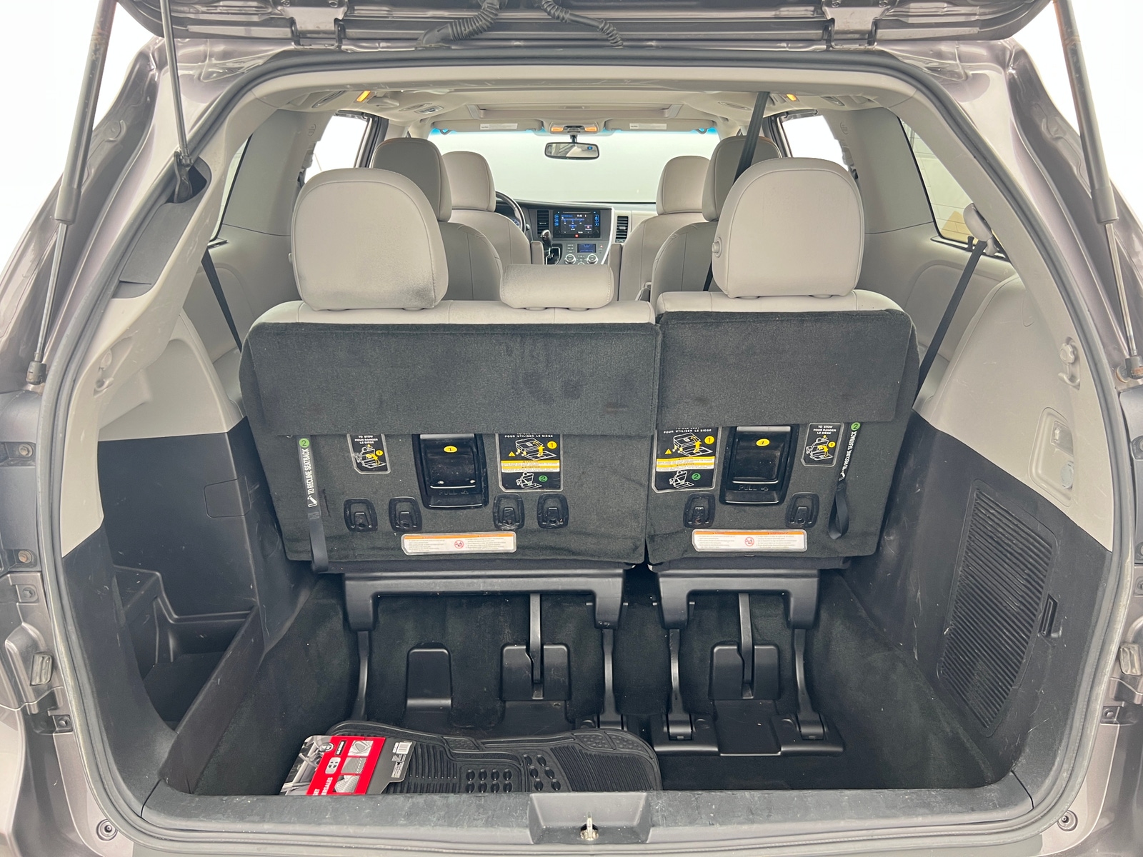 Thumbnail: 2015 Toyota Sienna - 6