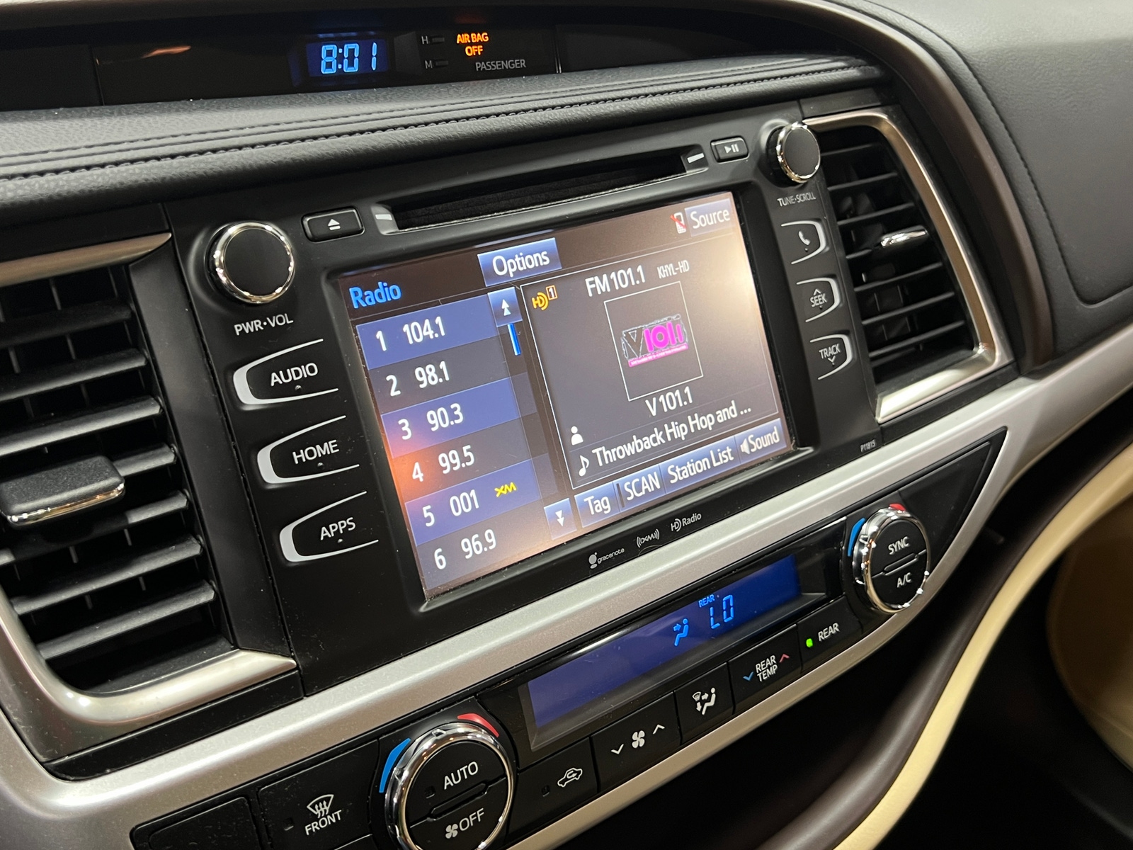 Thumbnail: 2019 Toyota Highlander - 4