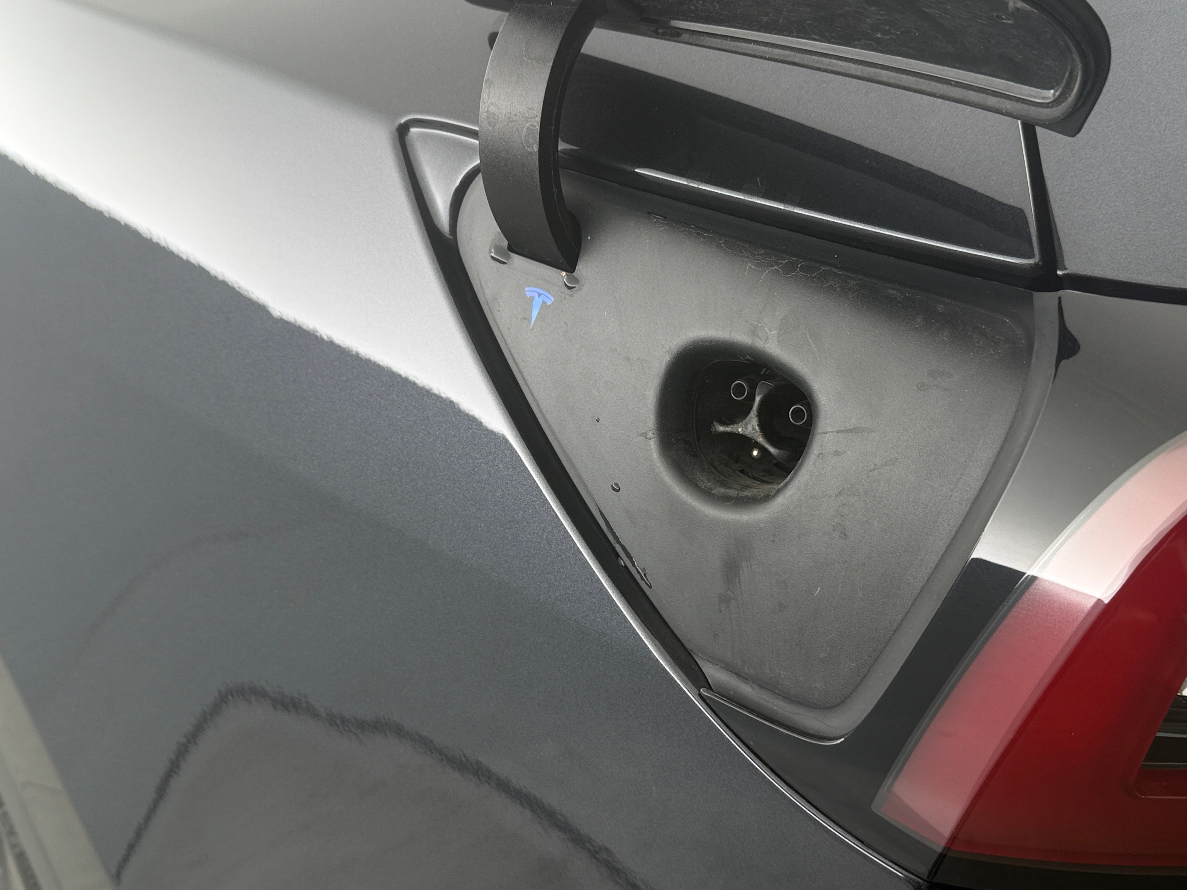 Used 2024 Tesla Model Y Performance with VIN 7SAYGDEF8RF089191 for sale in Oak Creek, WI