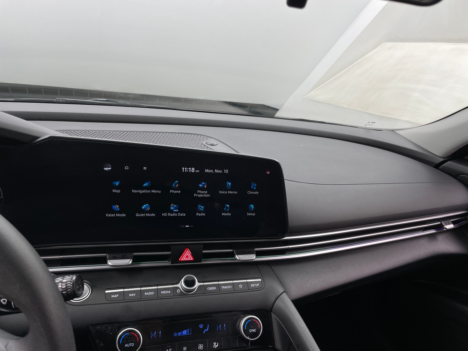 Thumbnail: 2024 Hyundai Elantra - 4