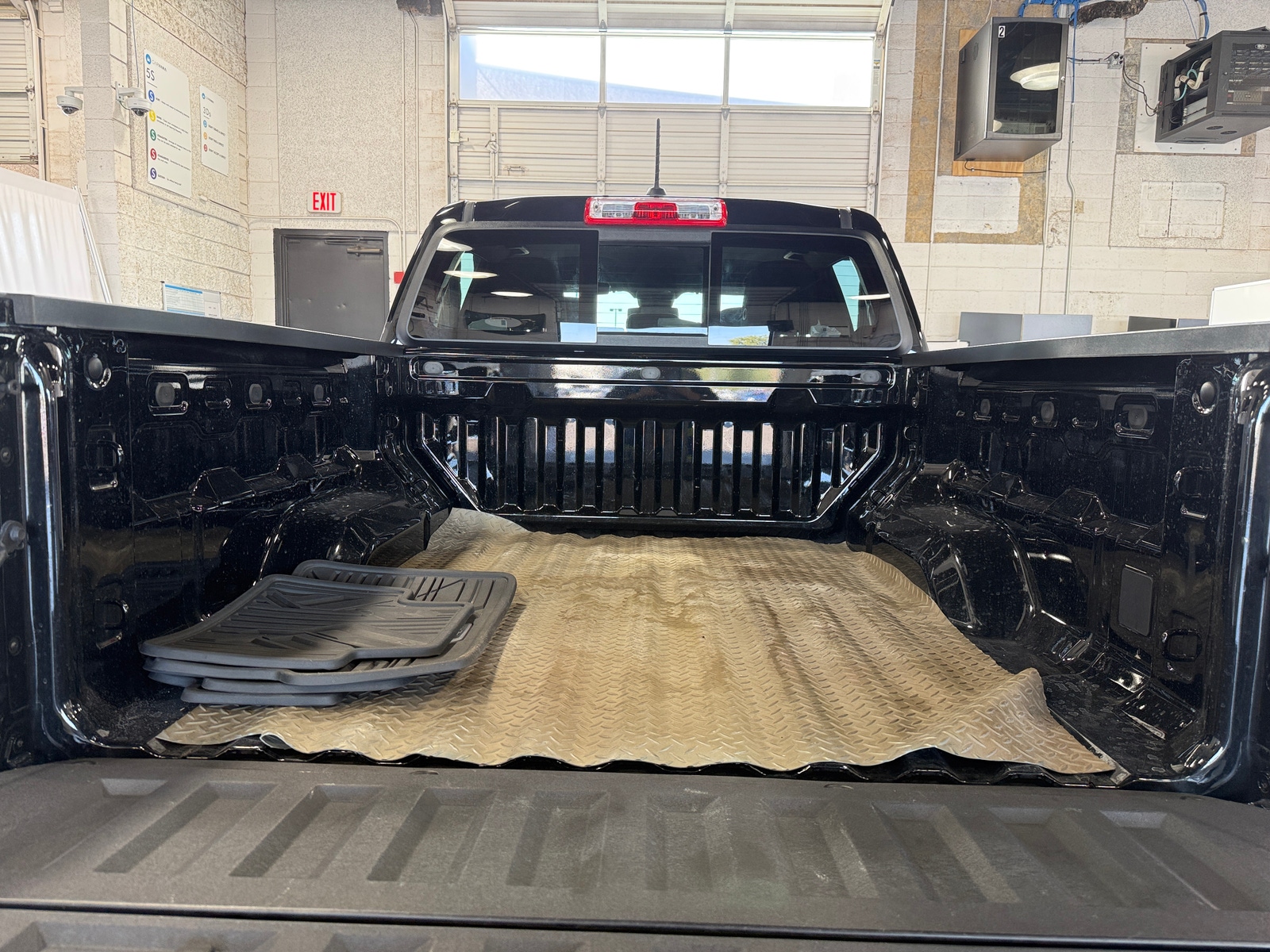 Thumbnail: 2024 Chevrolet Colorado - 7