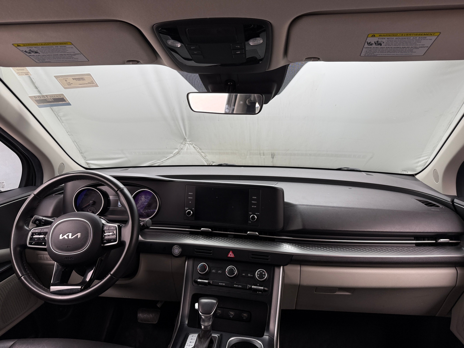 Thumbnail: 2023 Kia Carnival - 3