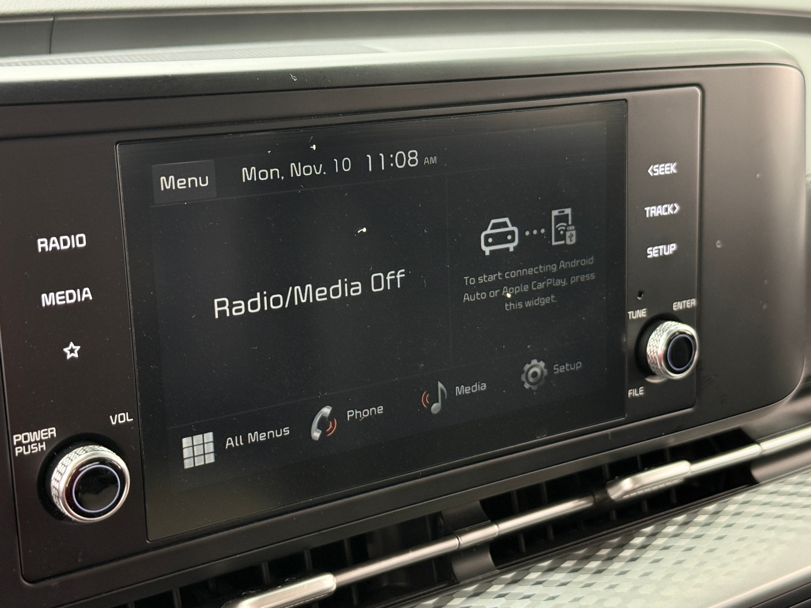 Thumbnail: 2023 Kia Carnival - 4