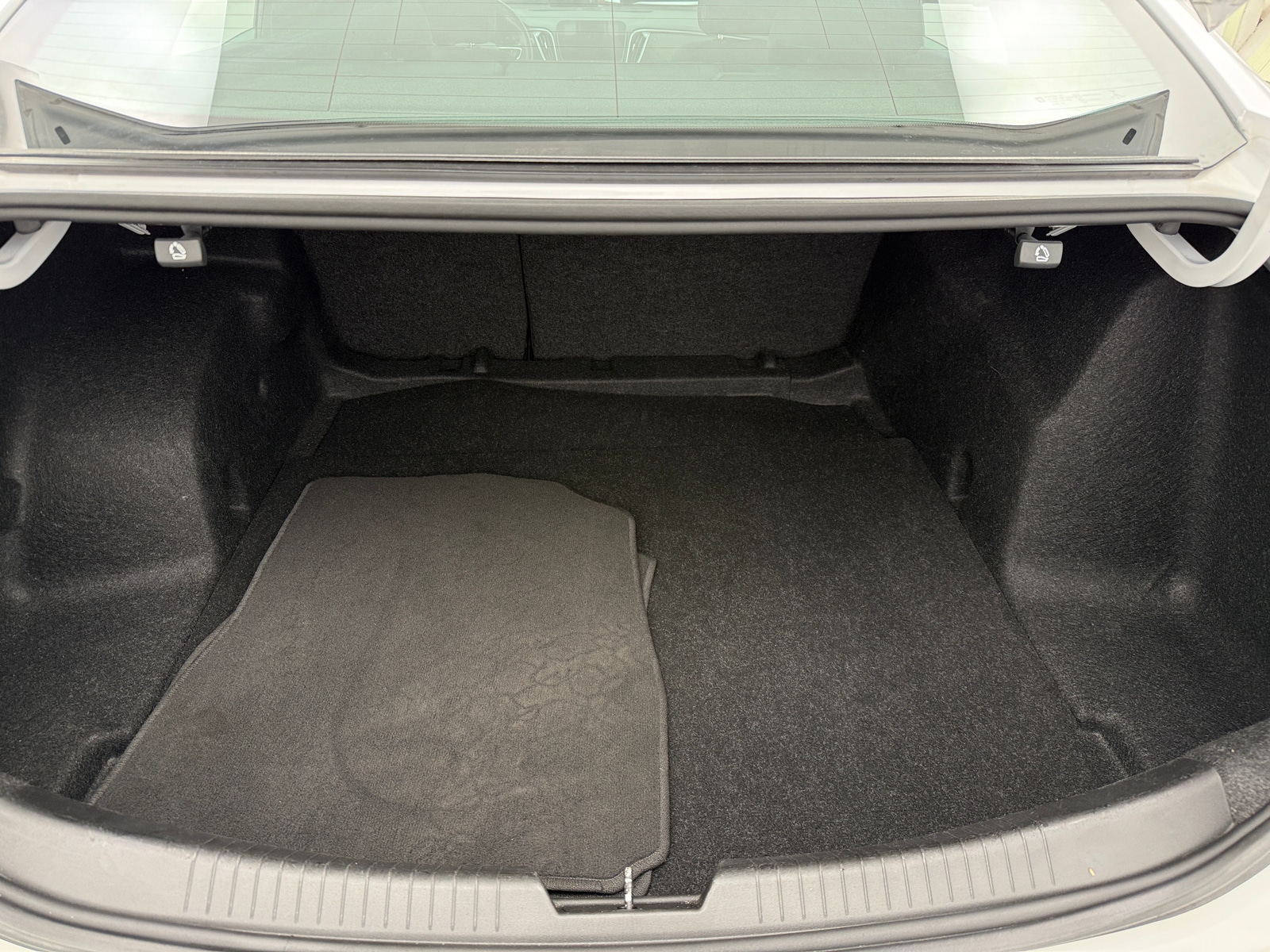 Thumbnail: 2020 Chevrolet Malibu - 7