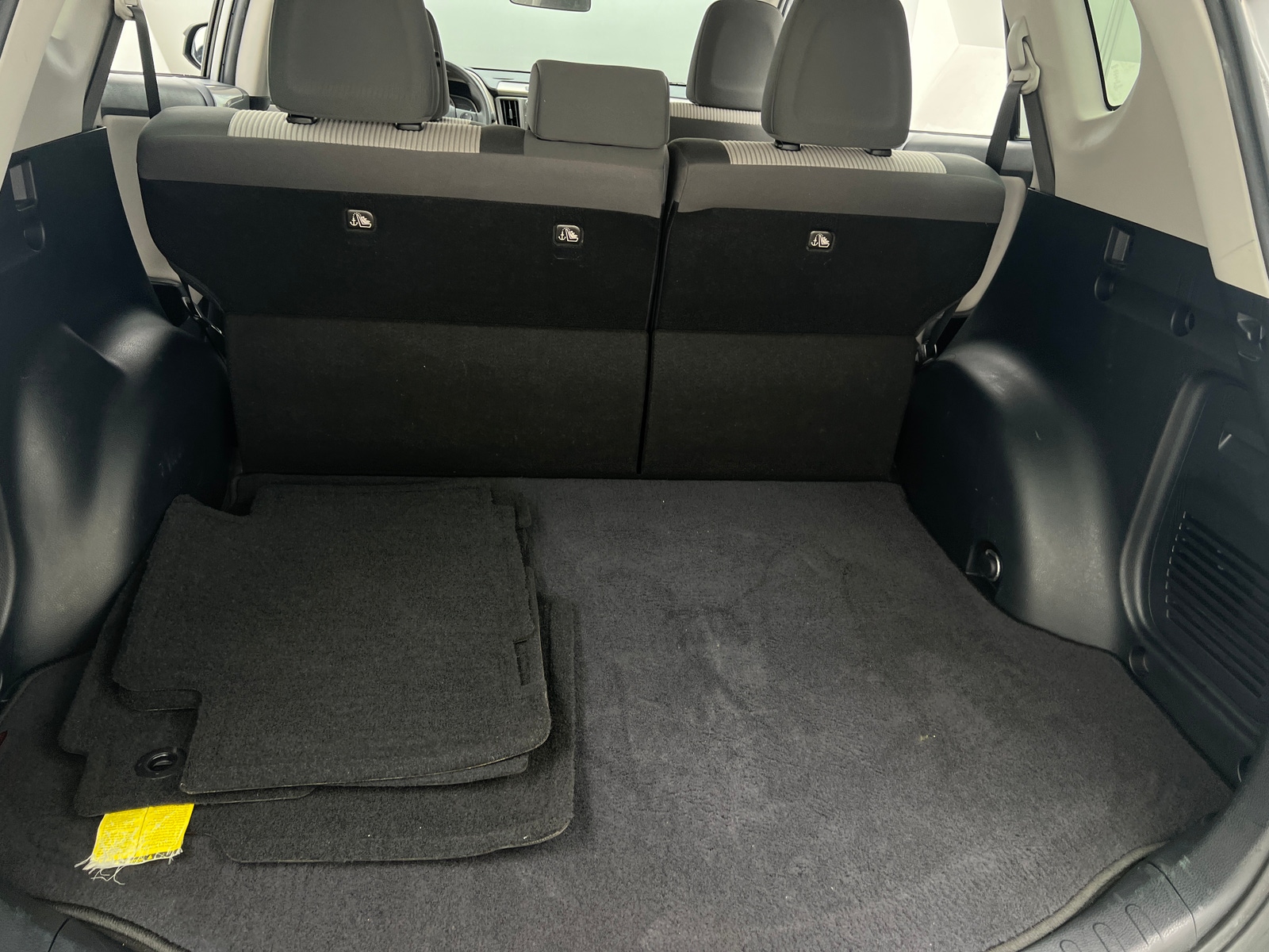 Thumbnail: 2015 Toyota RAV4 - 7