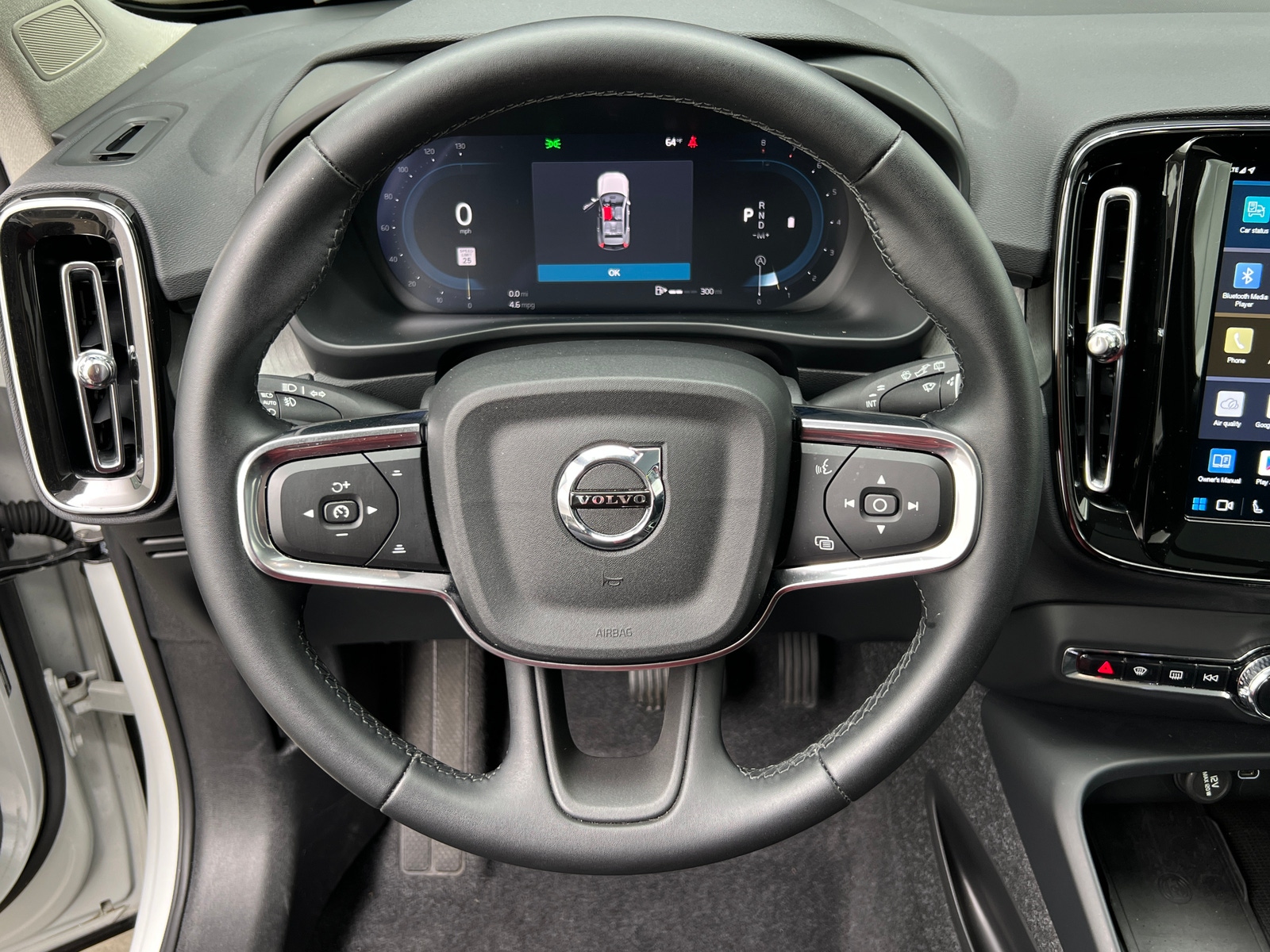 Thumbnail: 2025 Volvo XC40 - 5