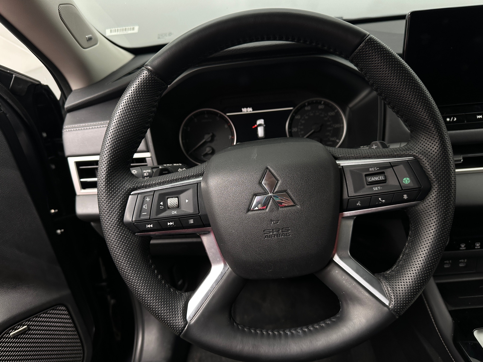 Thumbnail: 2025 Mitsubishi Outlander - 4