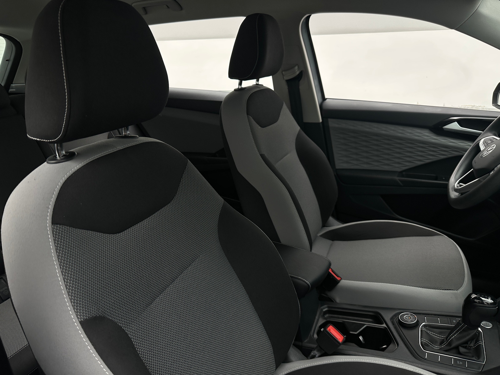 Thumbnail: 2022 Volkswagen Taos - 2