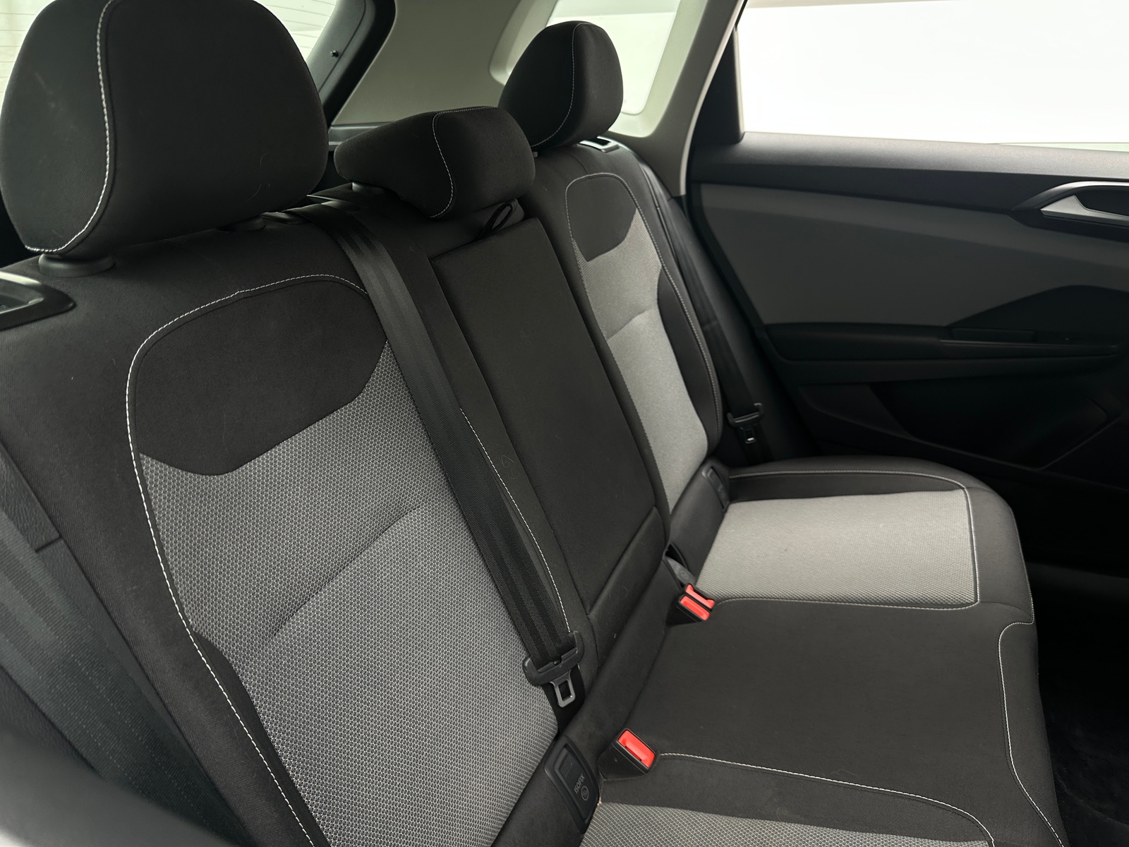 Thumbnail: 2022 Volkswagen Taos - 6