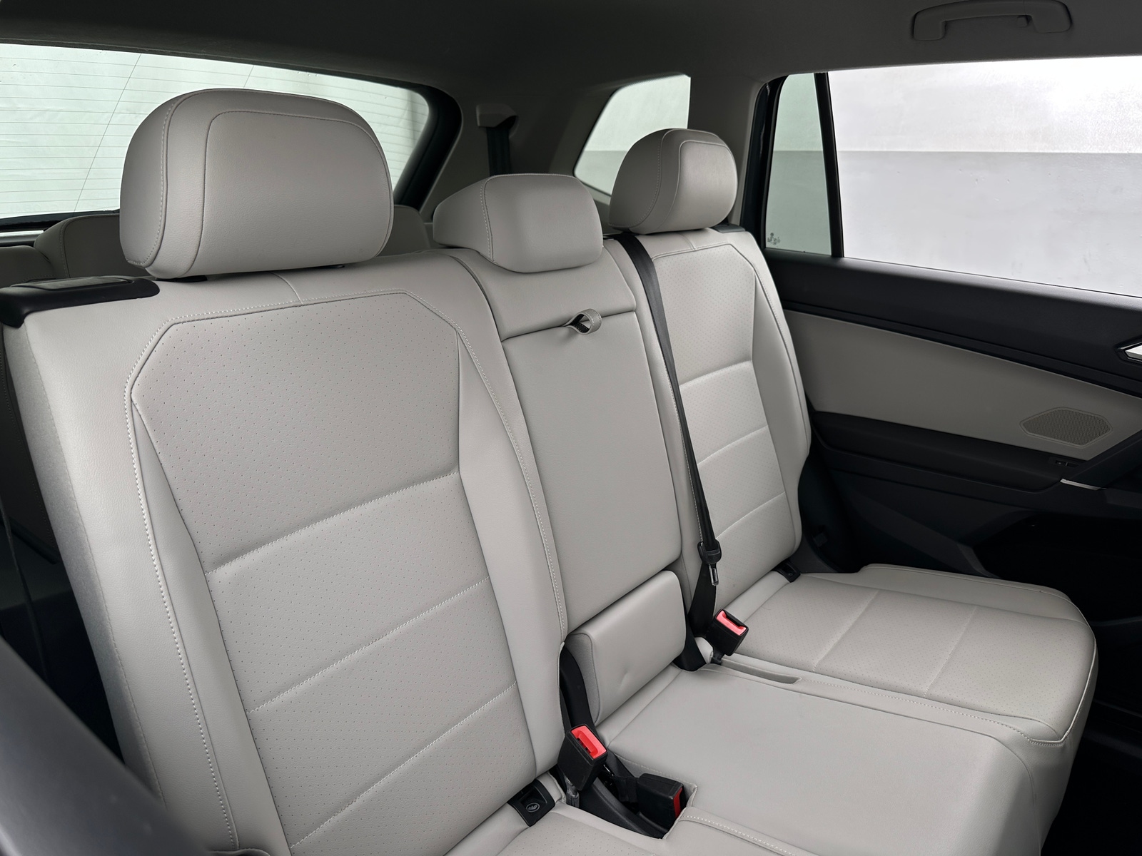 Thumbnail: 2018 Volkswagen Tiguan - 5