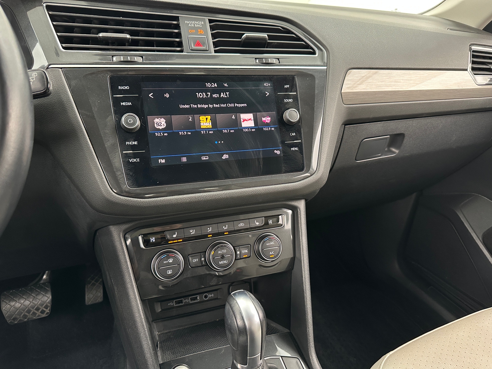 Thumbnail: 2018 Volkswagen Tiguan - 3