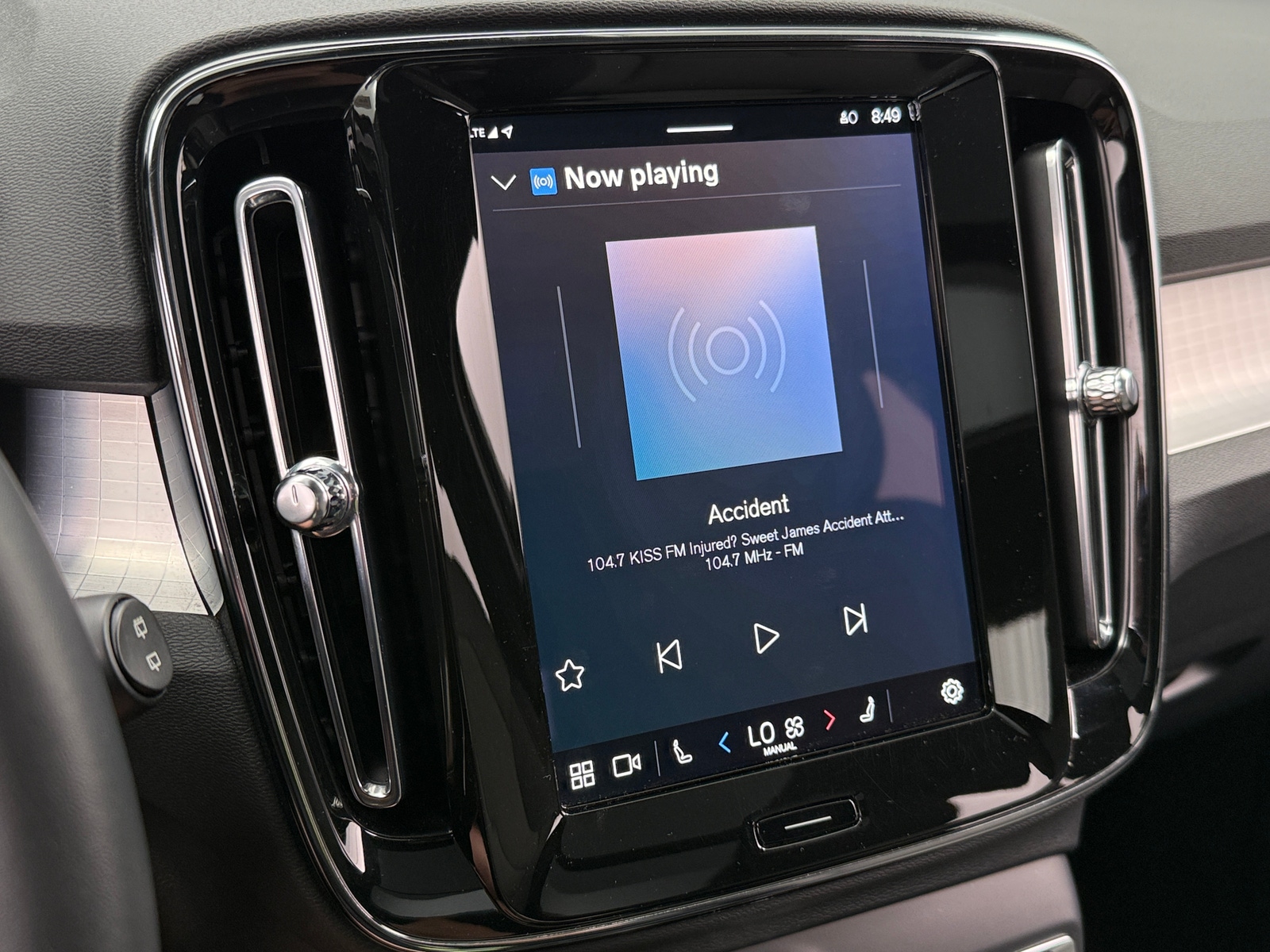 Thumbnail: 2024 Volvo XC40 - 4