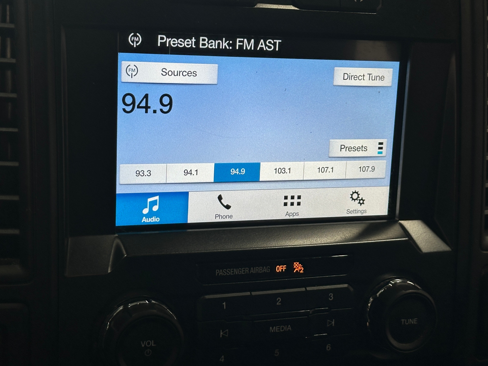 Thumbnail: 2017 Ford Econoline - 4