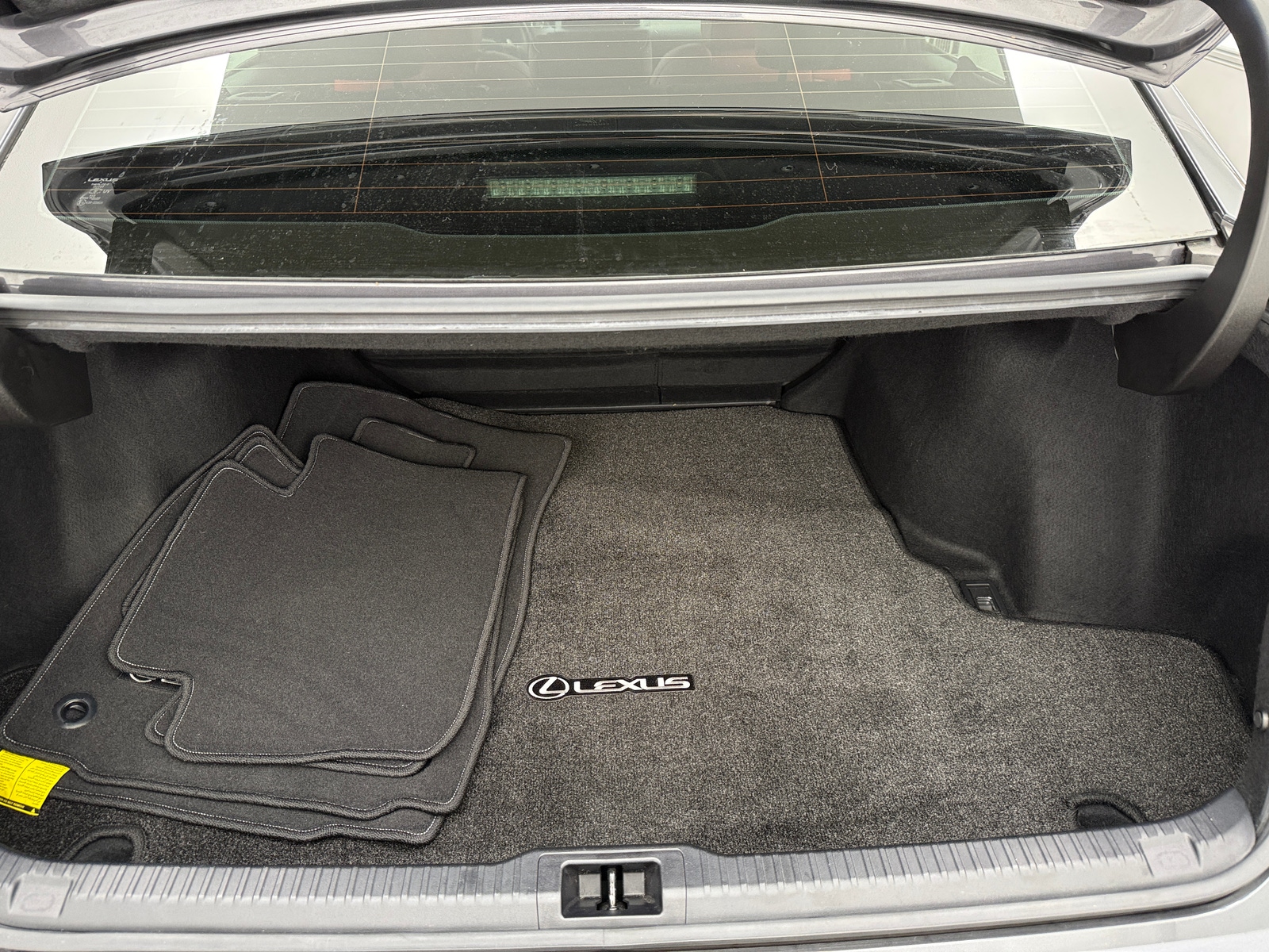 Thumbnail: 2022 Lexus IS - 6