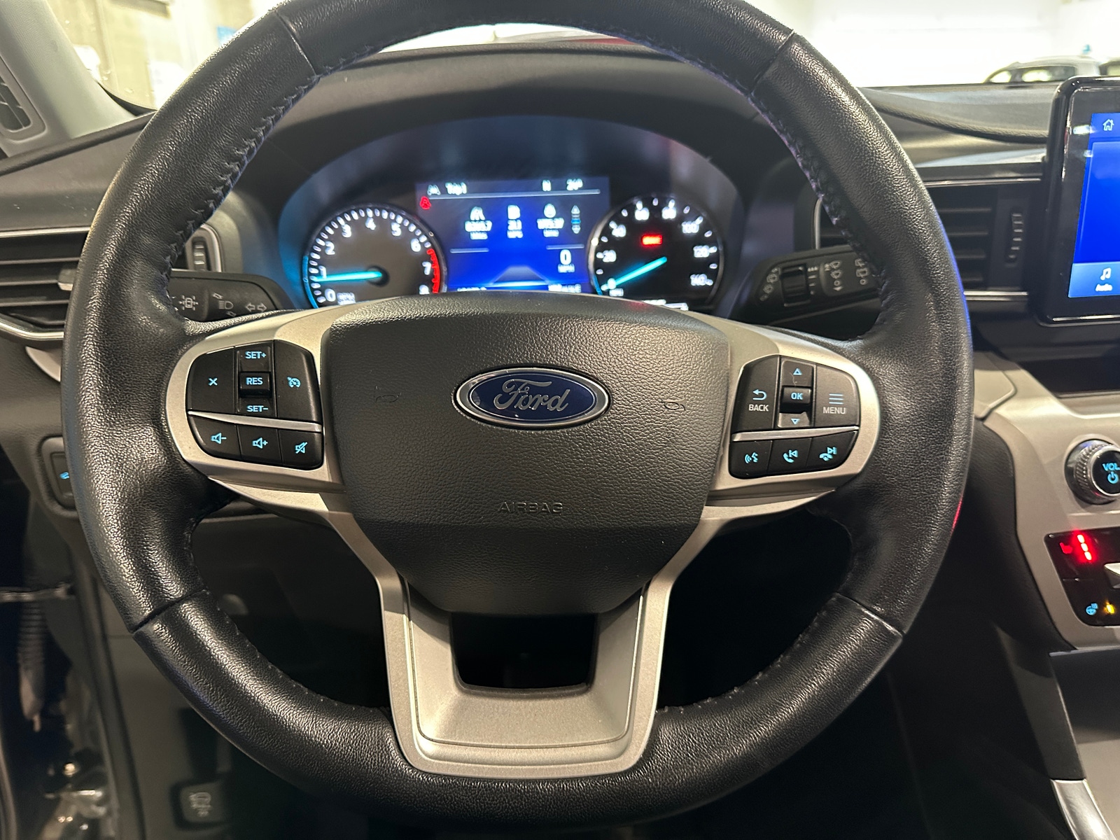 Thumbnail: 2022 Ford Explorer - 5