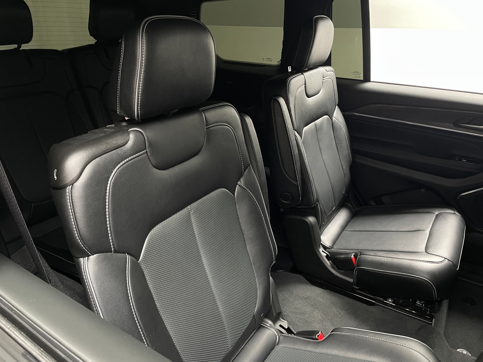 Thumbnail: 2024 Jeep Grand Cherokee L - 5