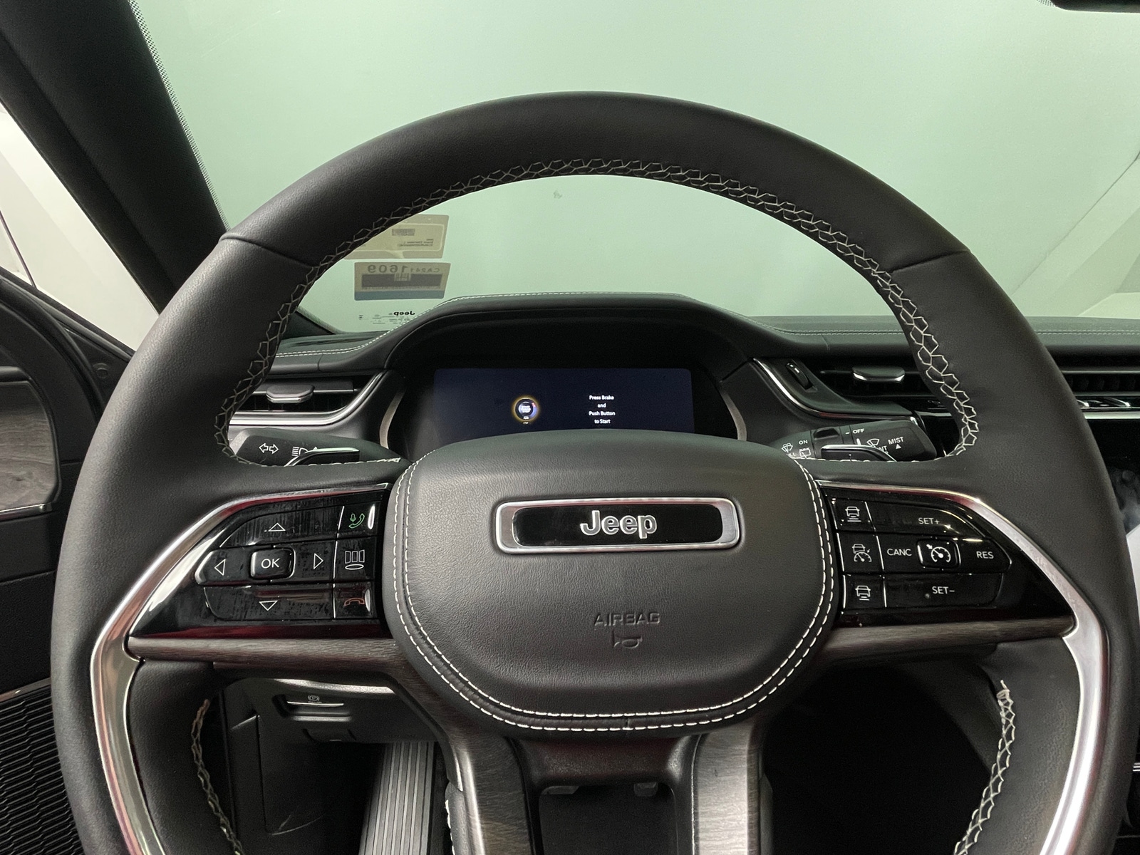 Thumbnail: 2024 Jeep Grand Cherokee L - 4