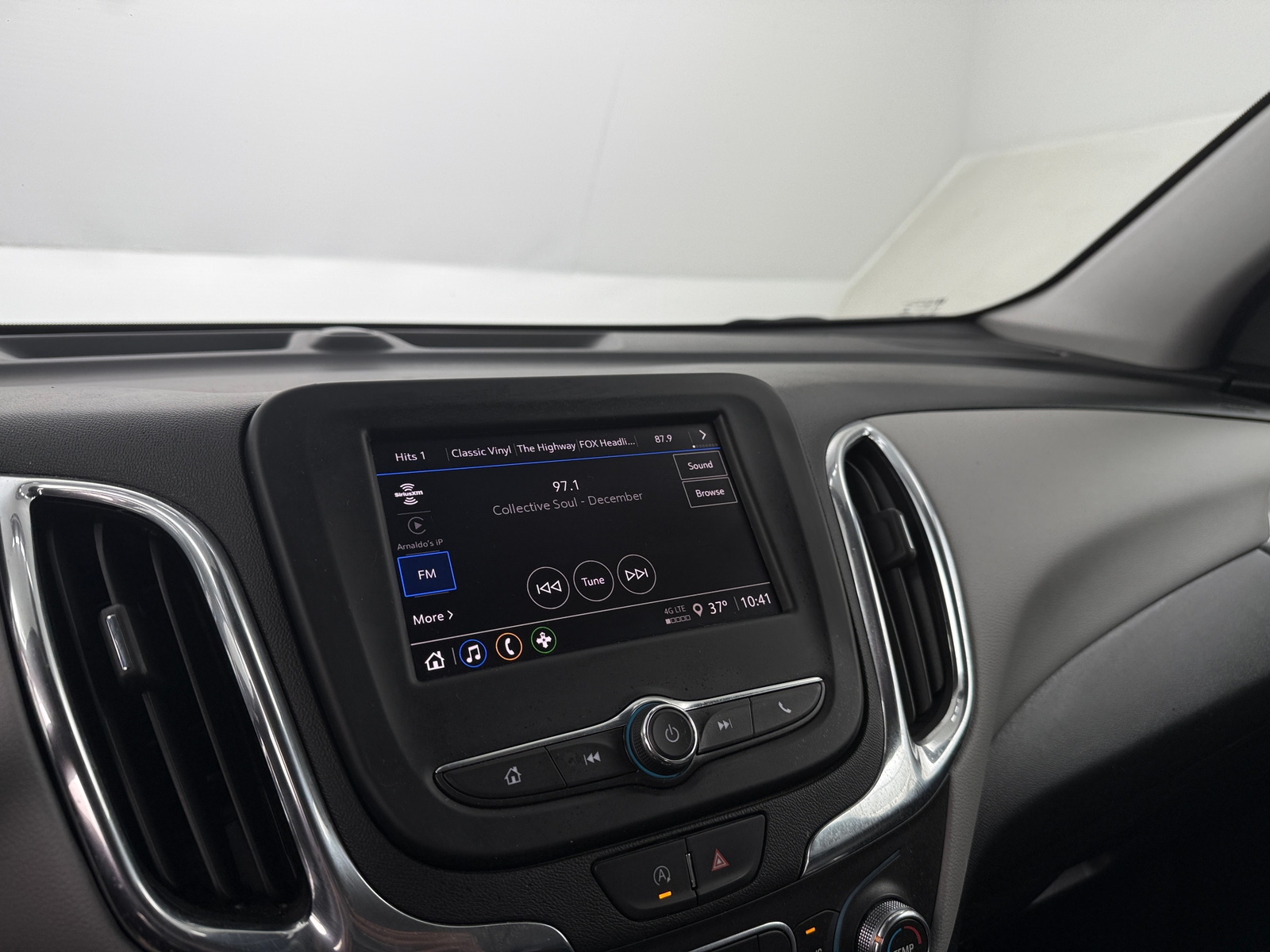 Thumbnail: 2023 Chevrolet Equinox - 4