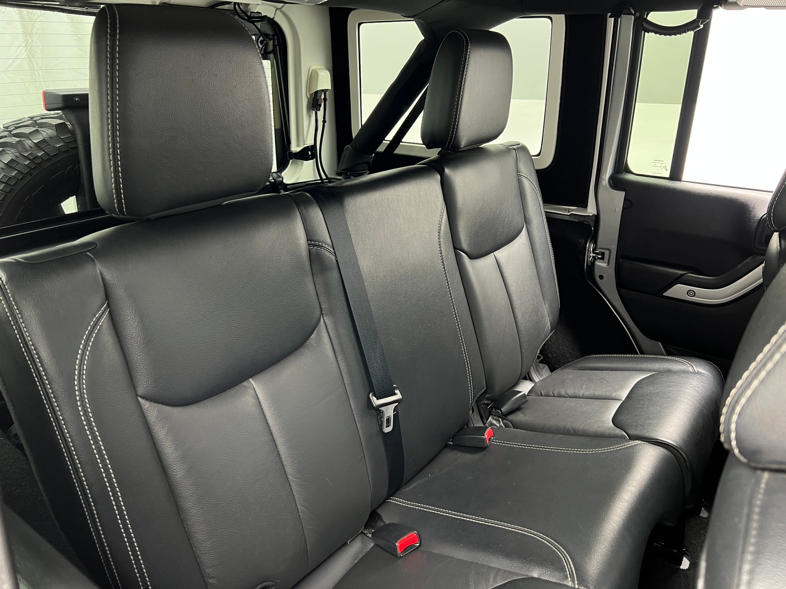 Thumbnail: 2016 Jeep Wrangler - 5