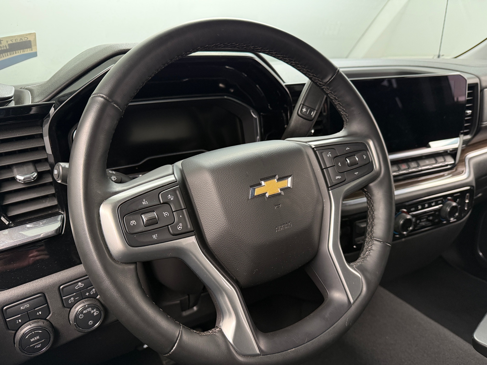 Thumbnail: 2025 Chevrolet Silverado 1500 - 5