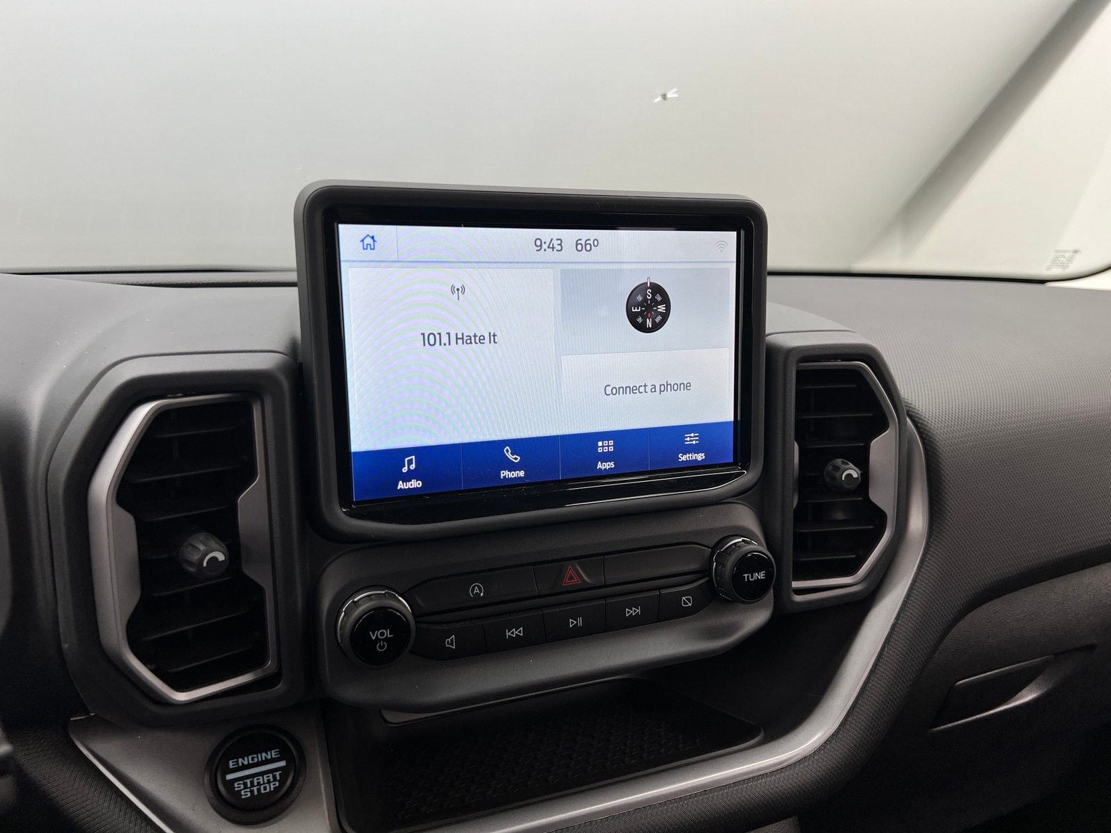 Thumbnail: 2022 Ford Bronco Sport - 4