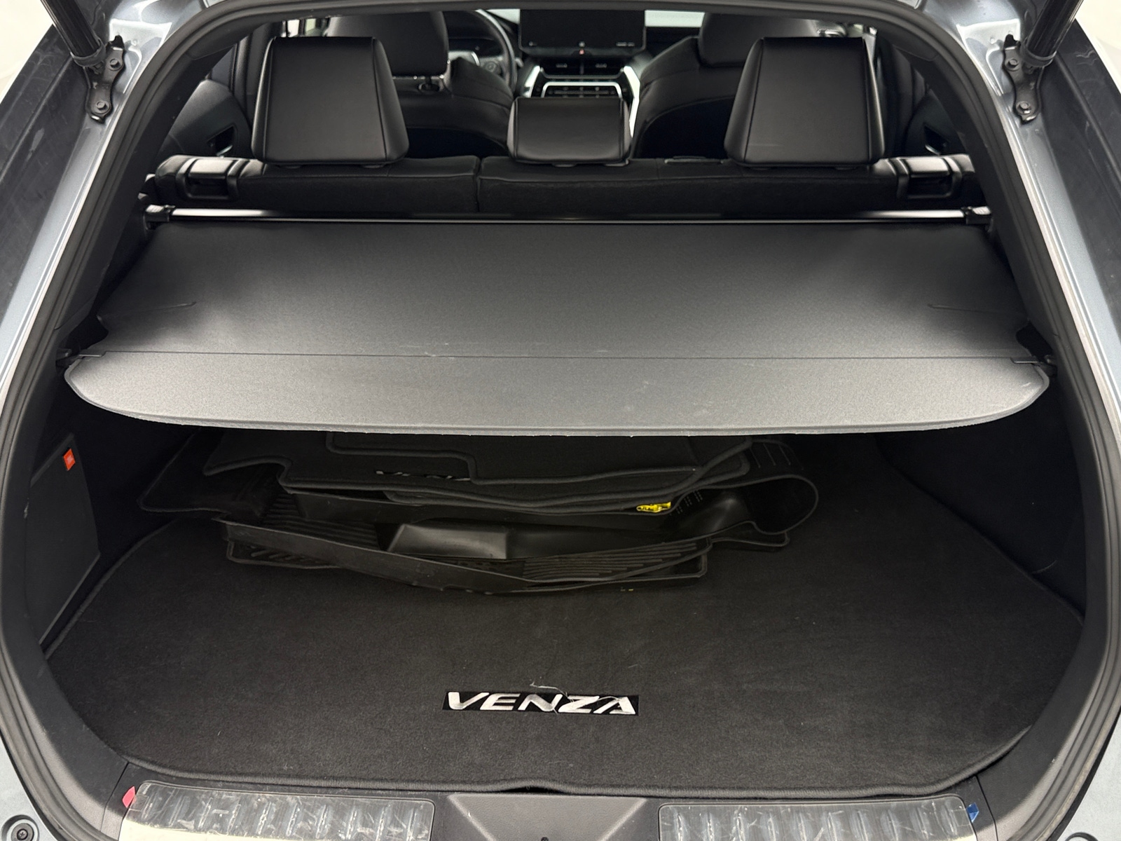 Thumbnail: 2021 Toyota Venza - 6