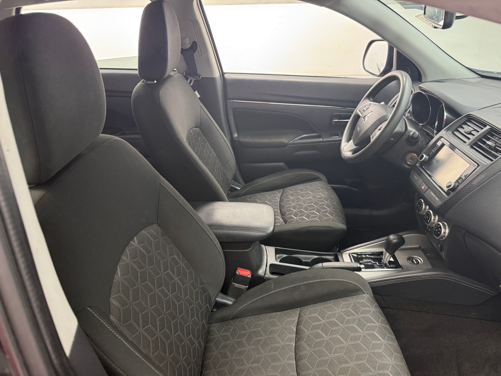 Thumbnail: 2024 Mitsubishi Outlander Sport - 2