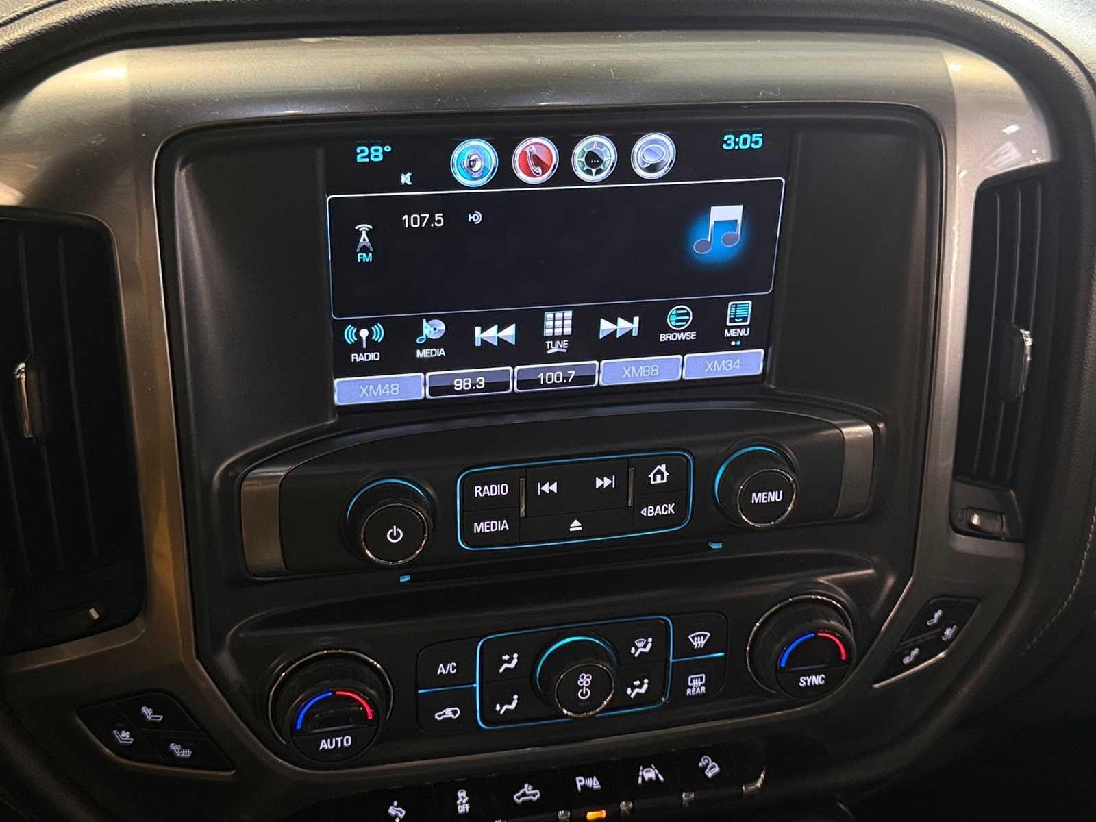 Thumbnail: 2017 Chevrolet Silverado 1500 - 3