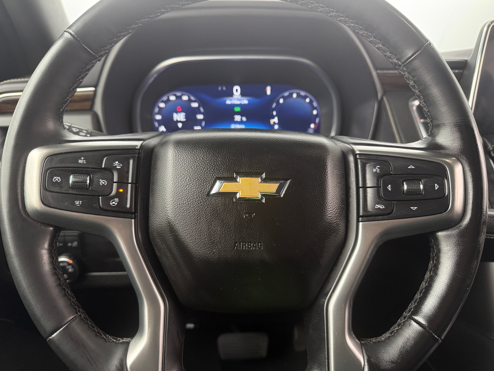 Thumbnail: 2023 Chevrolet Suburban - 4