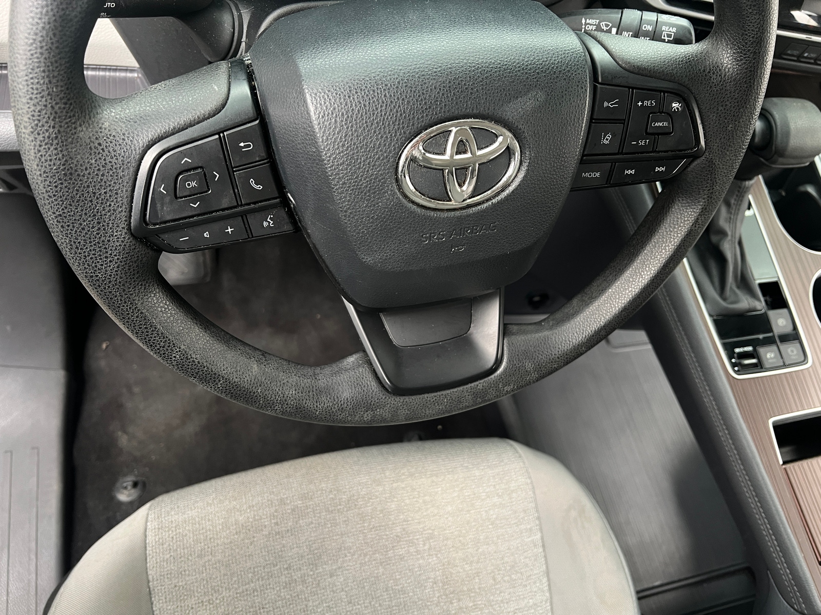 Thumbnail: 2023 Toyota Sienna - 5