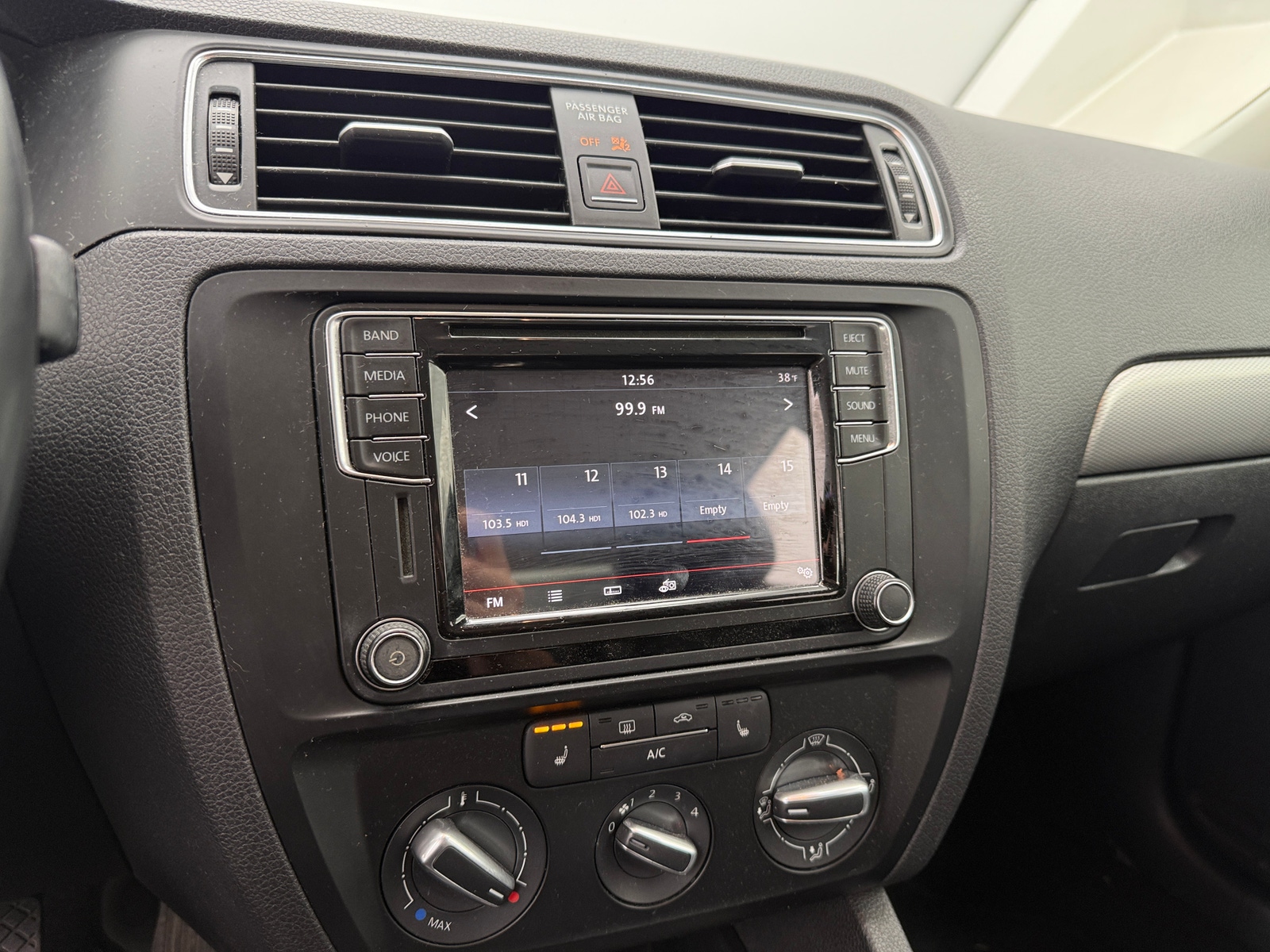 Thumbnail: 2017 Volkswagen Jetta - 2