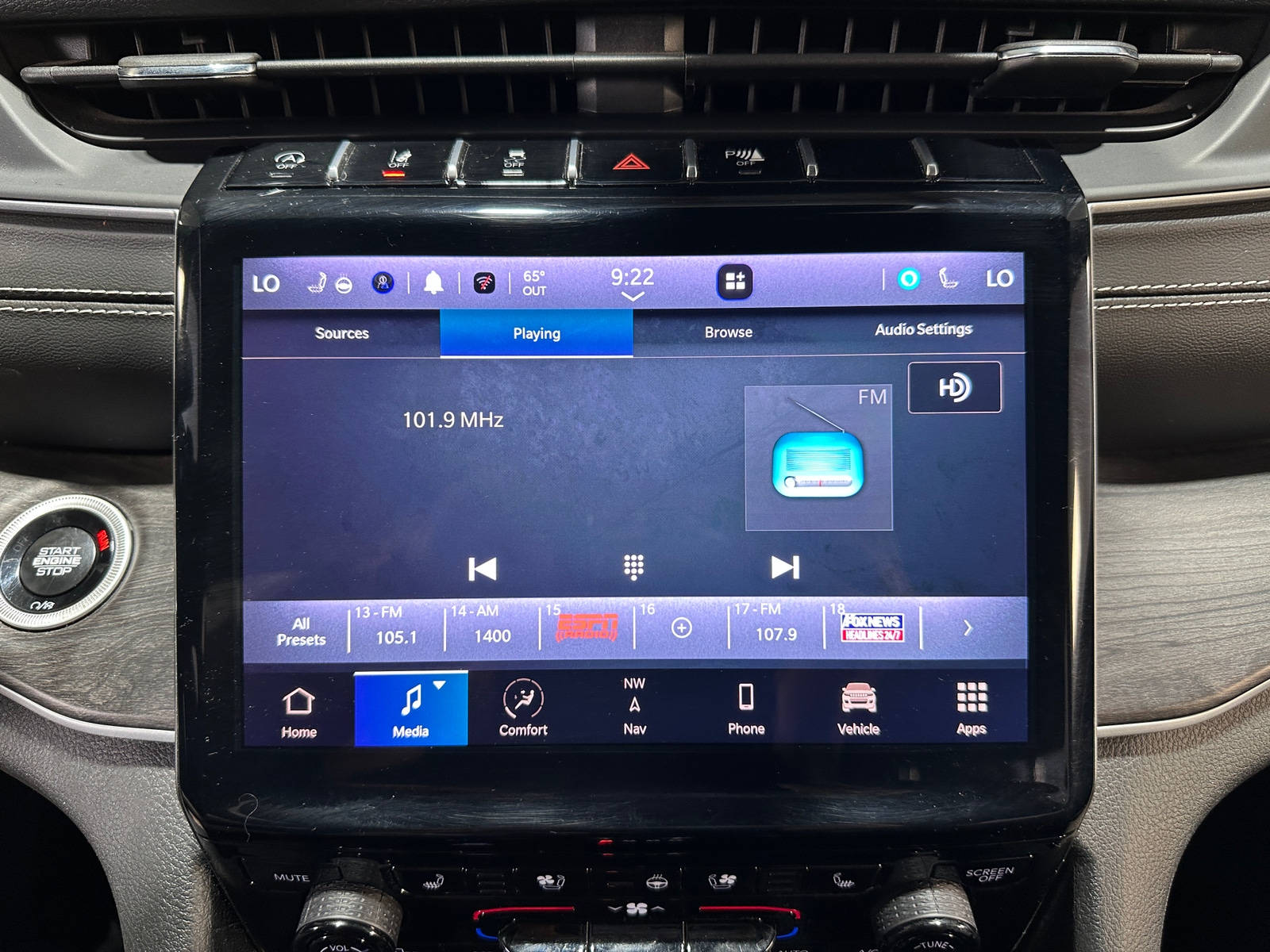 Thumbnail: 2024 Jeep Grand Cherokee L - 3